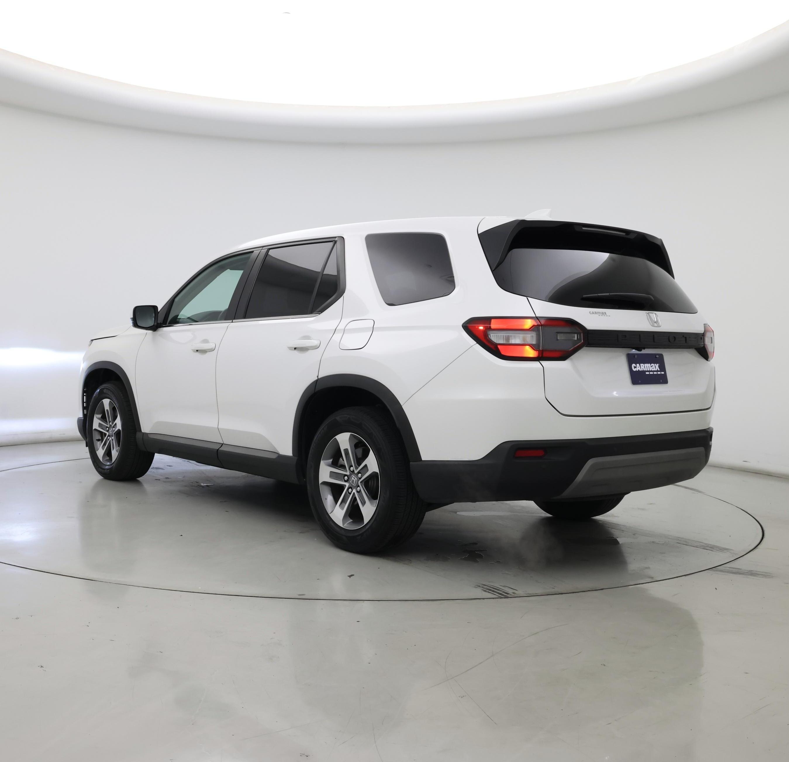 Thumbnail: 2023 Honda Pilot - 2