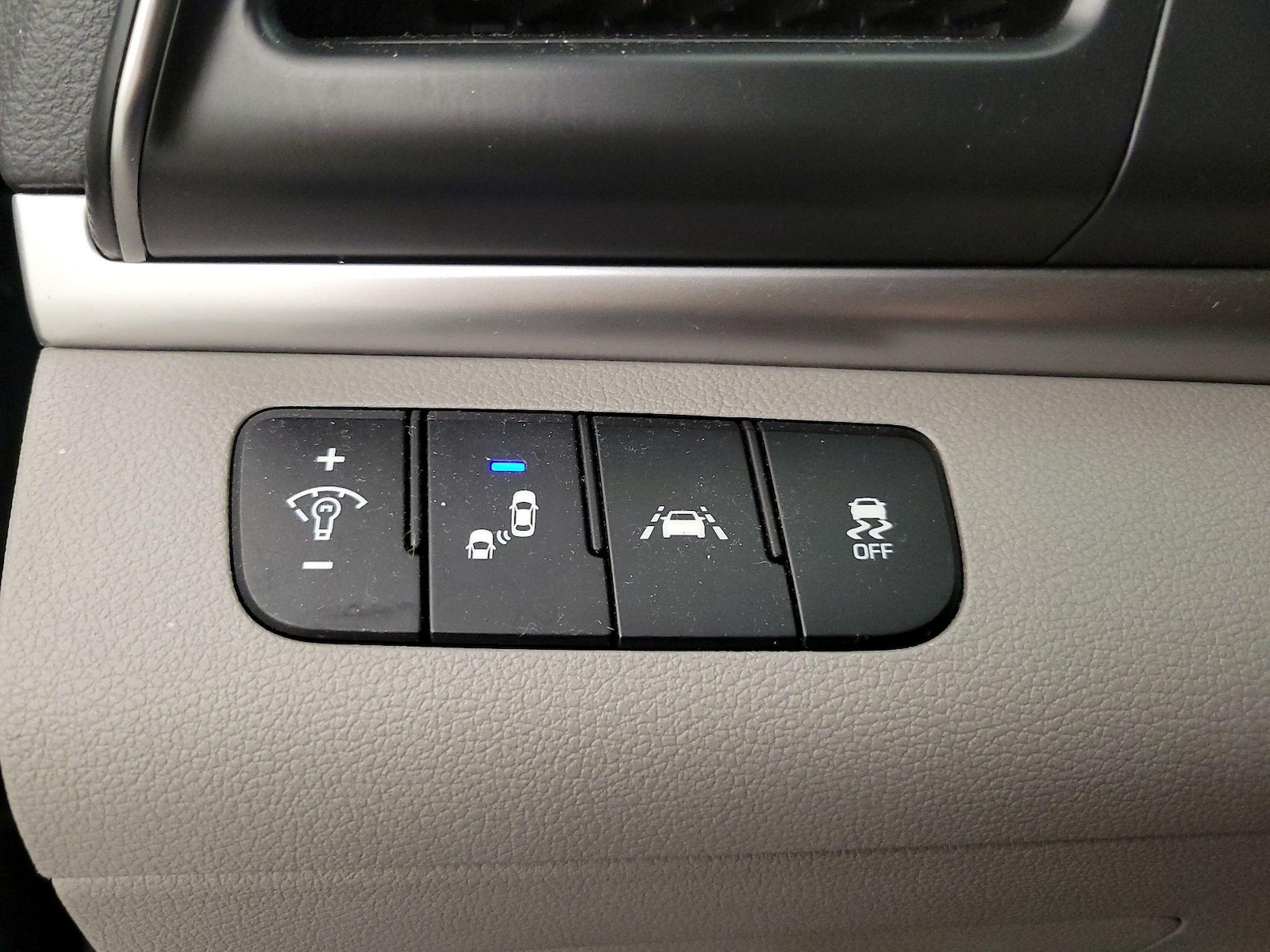2020 Hyundai Elantra SEL - Photo 14