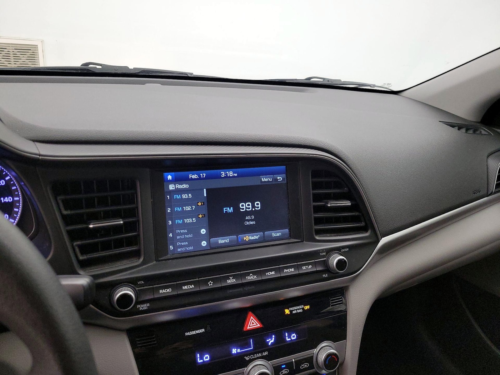 2020 Hyundai Elantra SEL - Photo 16