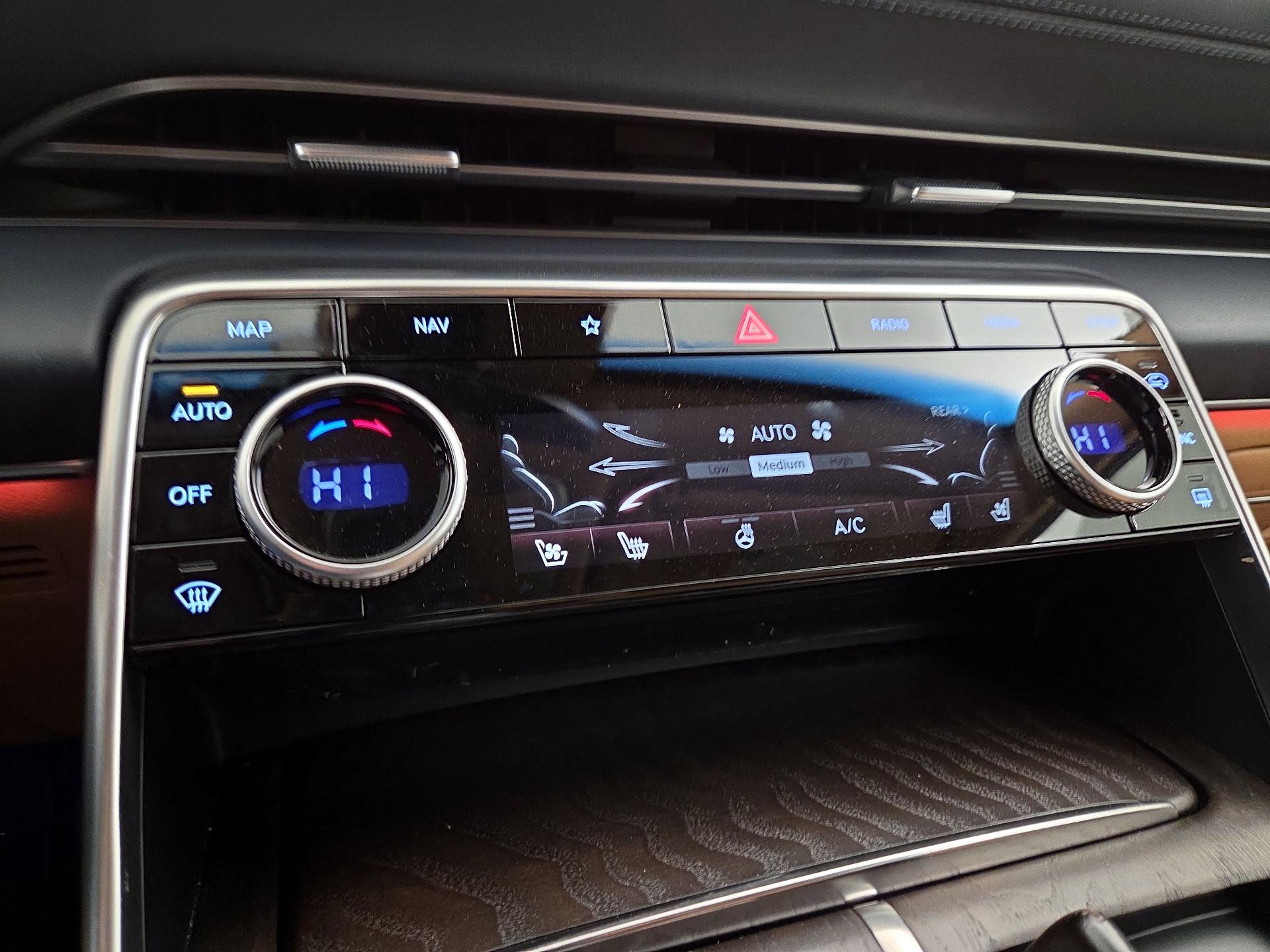 Thumbnail: 2023 Genesis GV80 - 17