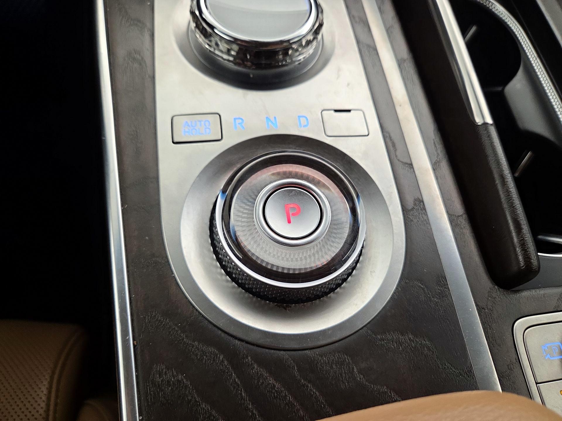 Thumbnail: 2023 Genesis GV80 - 18