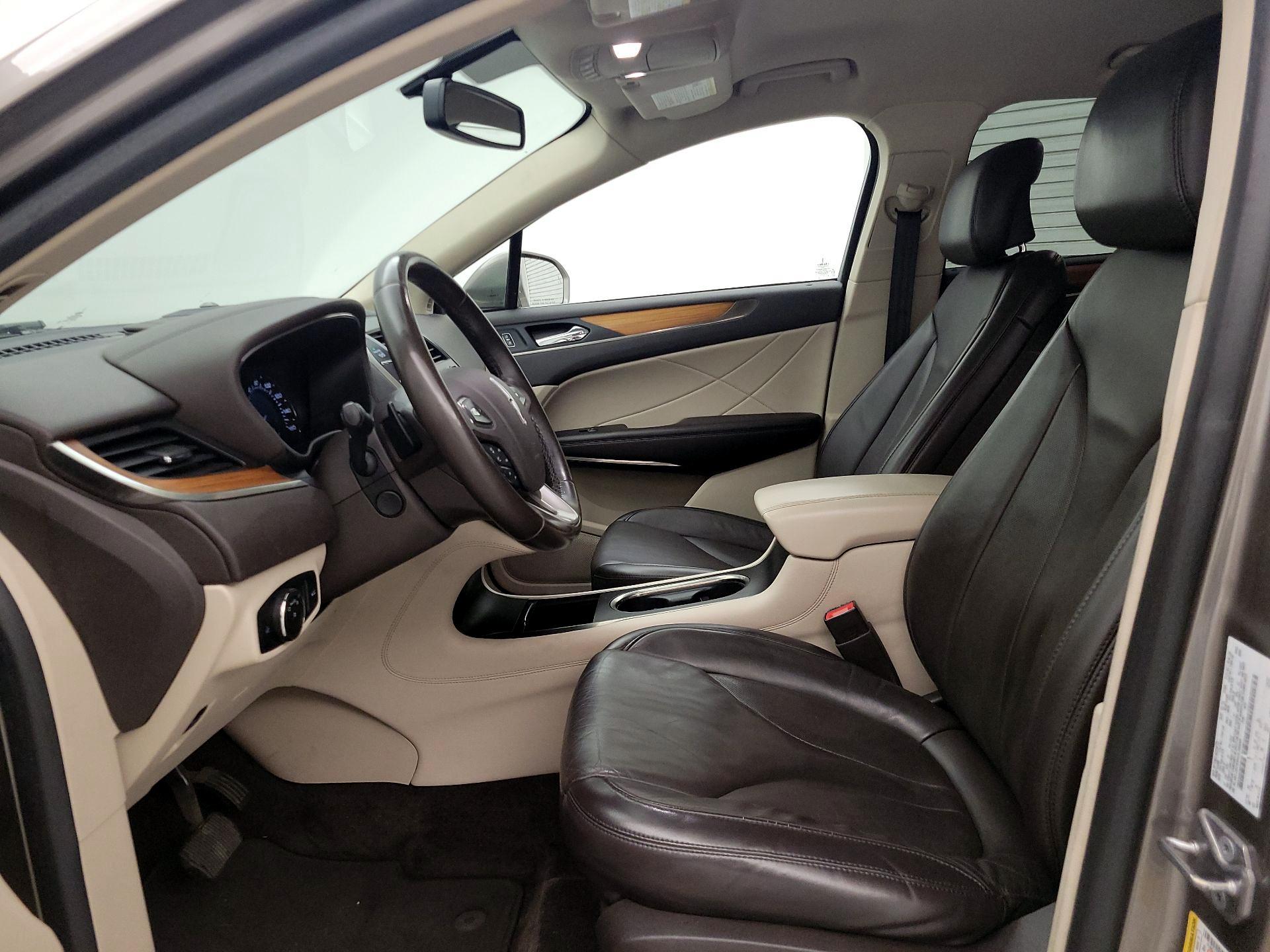 Thumbnail: 2017 Lincoln MKC - 11