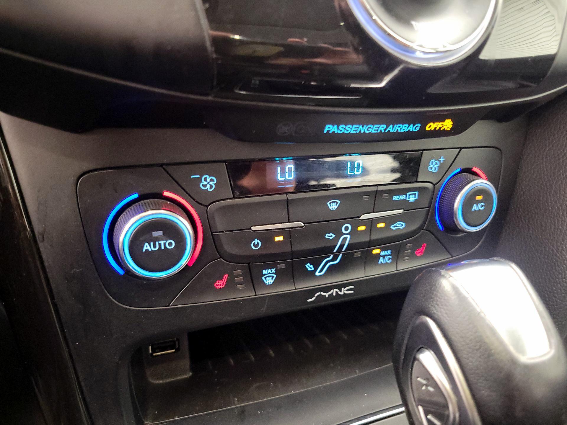 Thumbnail: 2016 Ford Focus - 16