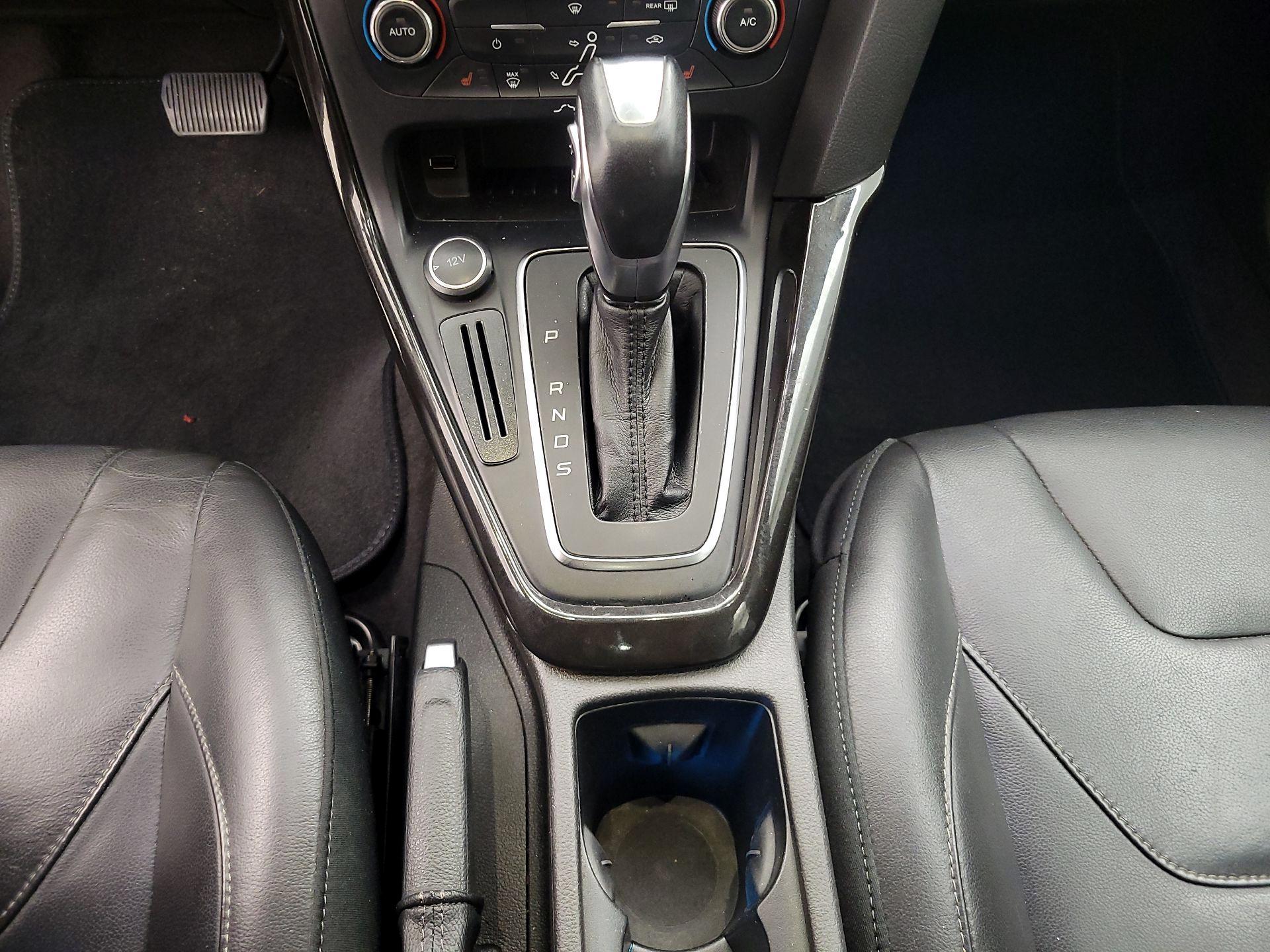 Thumbnail: 2016 Ford Focus - 17