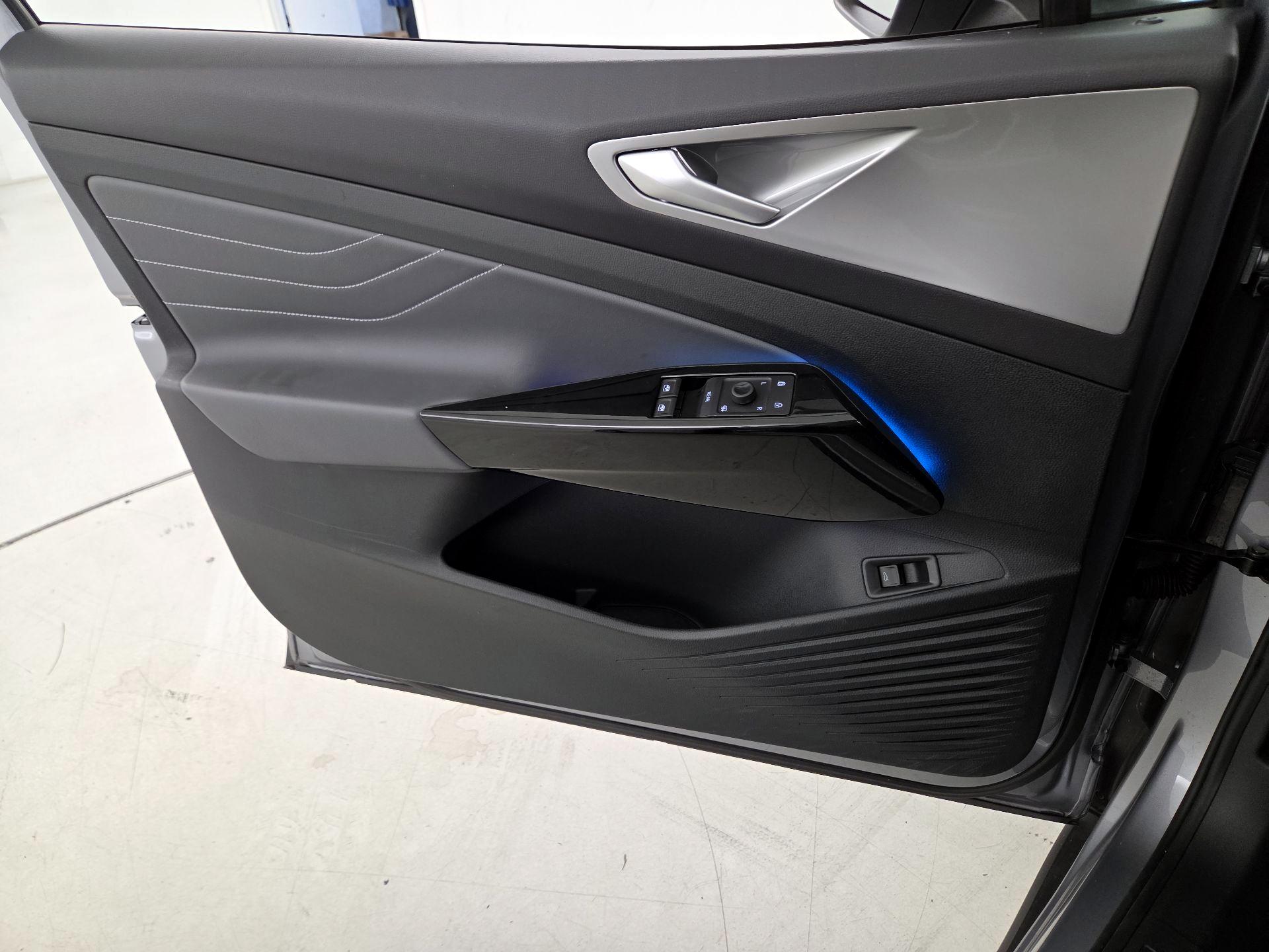 Thumbnail: 2023 Volkswagen ID.4 - 12