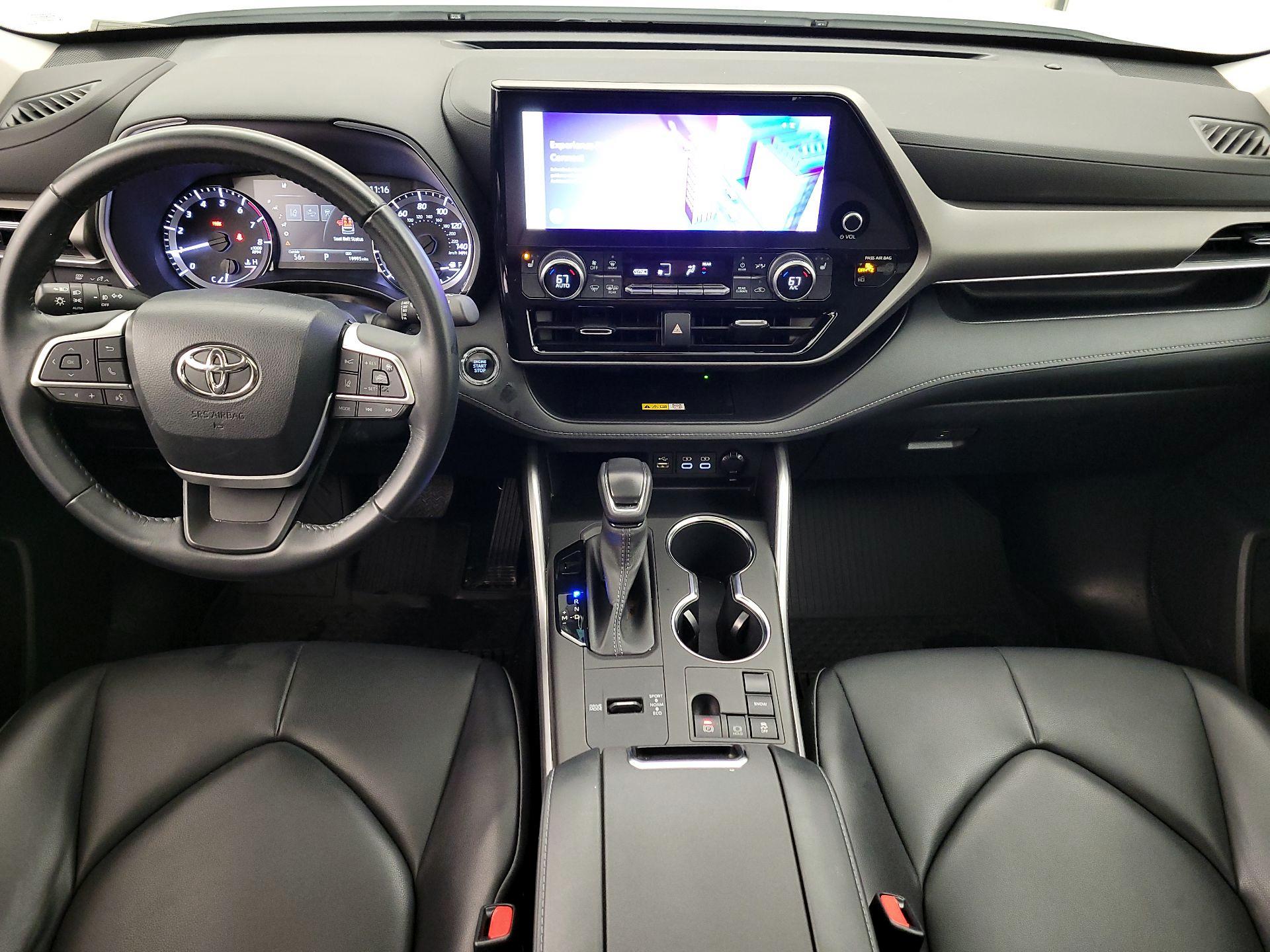 Thumbnail: 2023 Toyota Highlander - 9