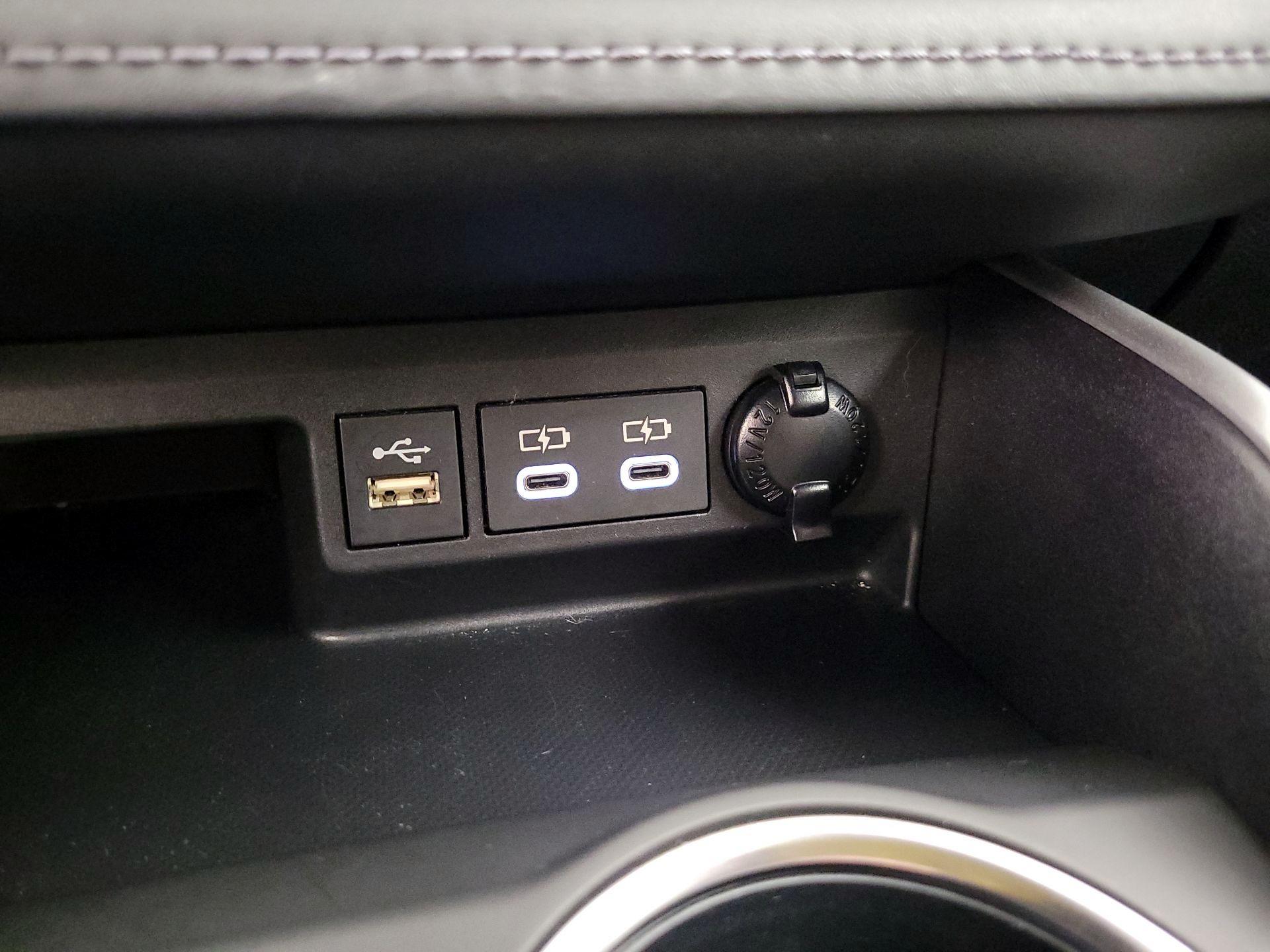 Thumbnail: 2023 Toyota Highlander - 18