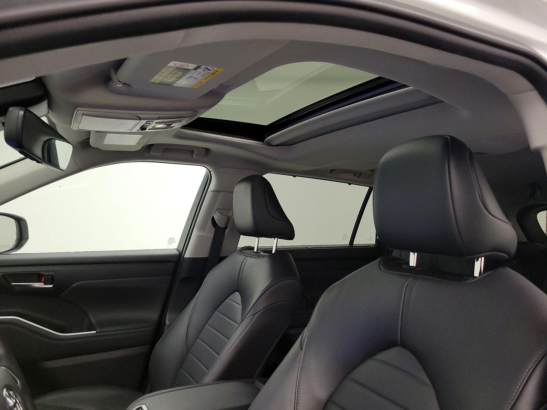 Thumbnail: 2023 Toyota Highlander - 19