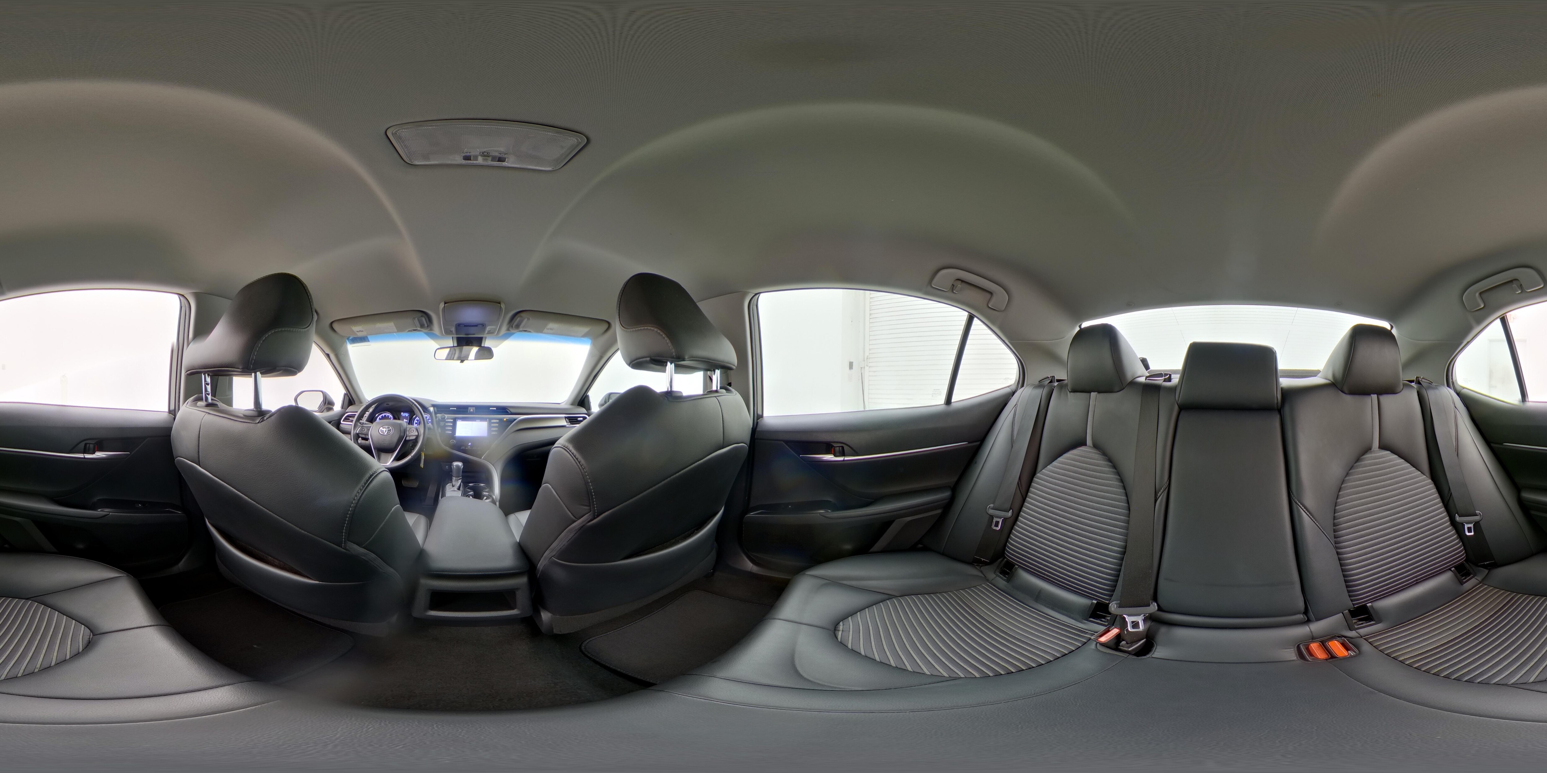 2018 Toyota Camry SE - Photo 25
