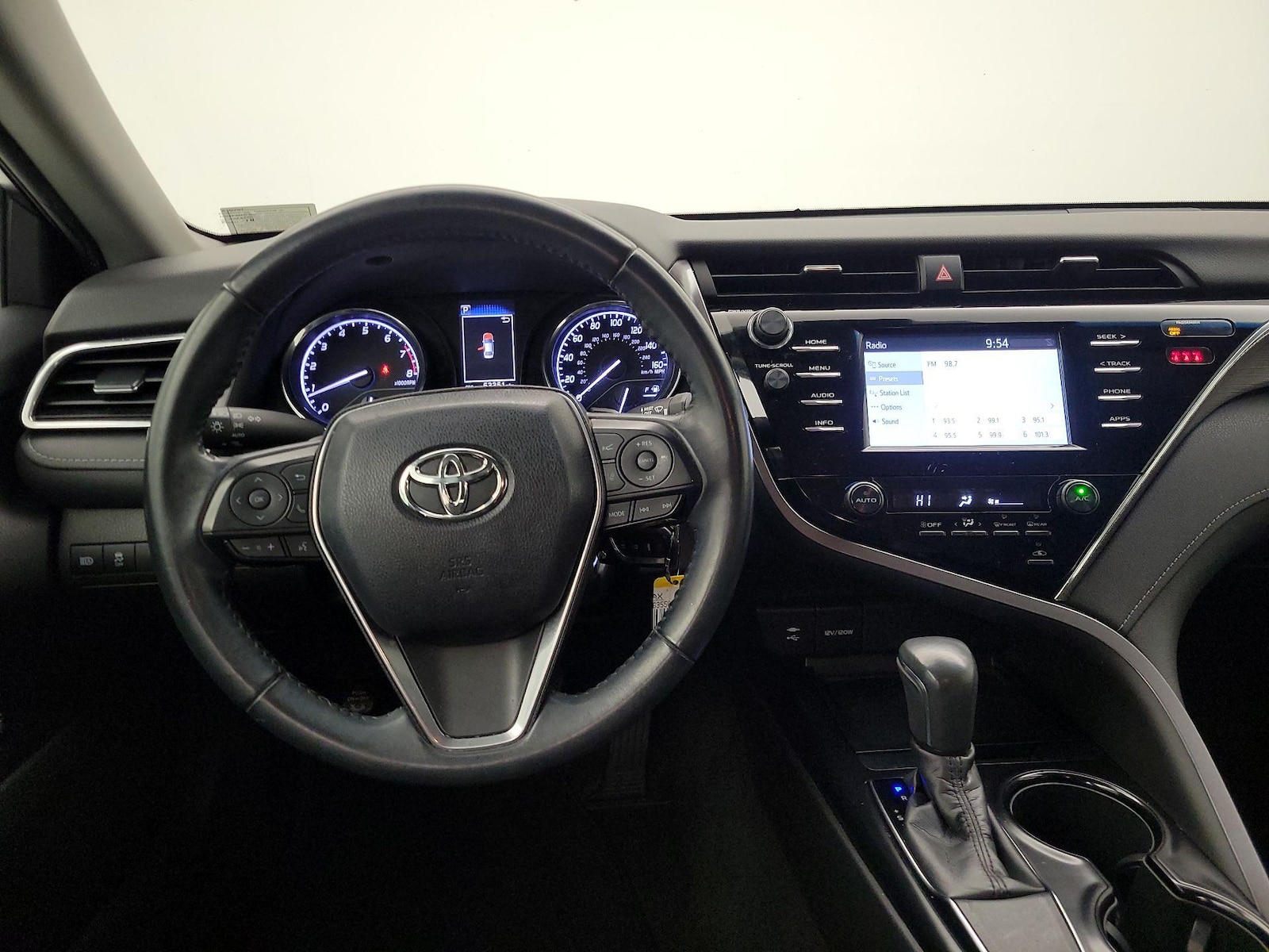 2018 Toyota Camry SE - Photo 11