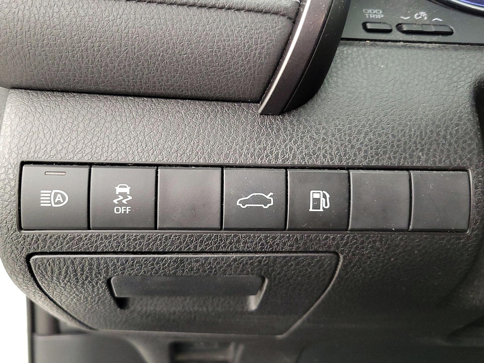 2018 Toyota Camry SE - Photo 14