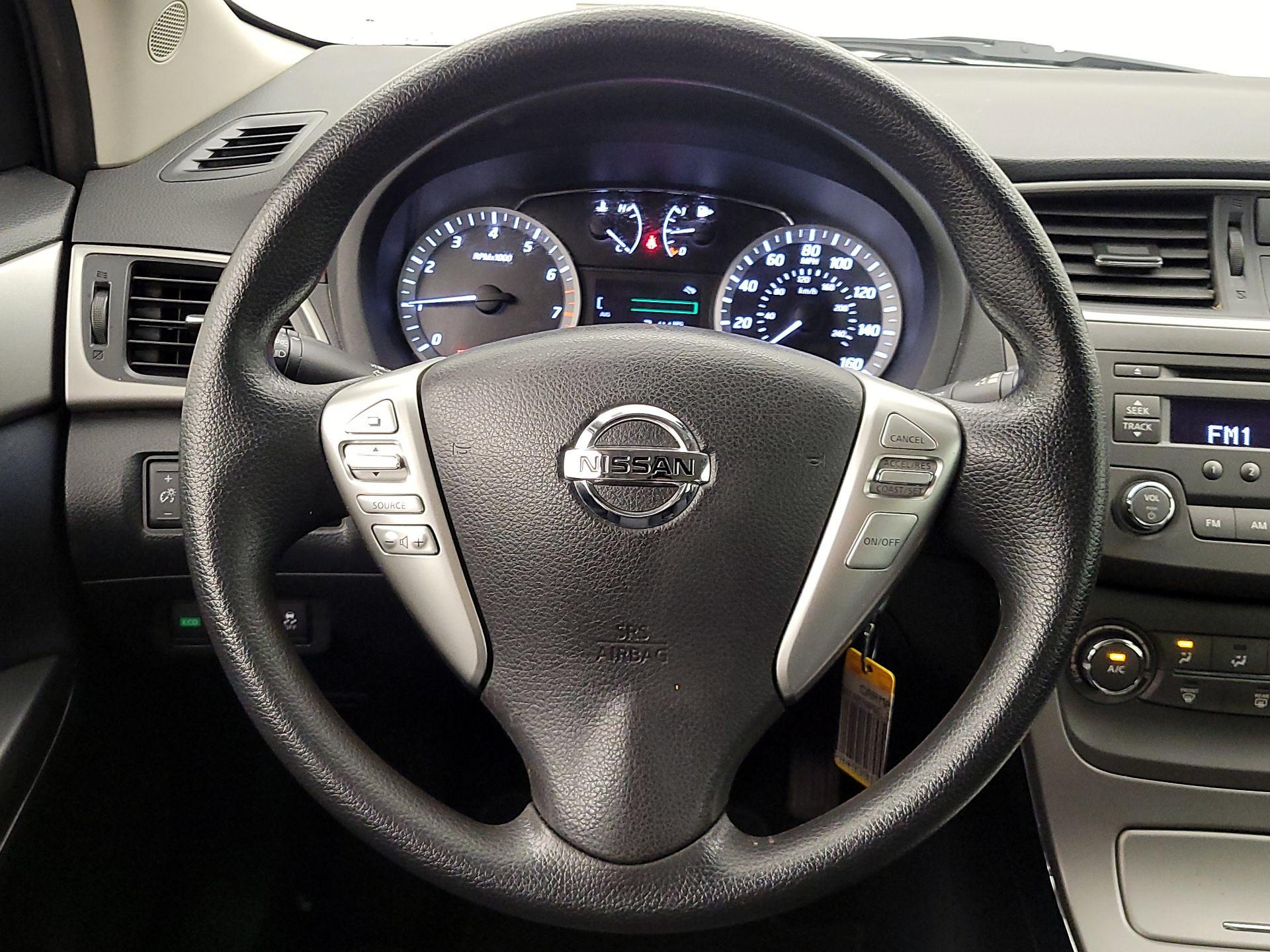 Thumbnail: 2014 Nissan Sentra - 10