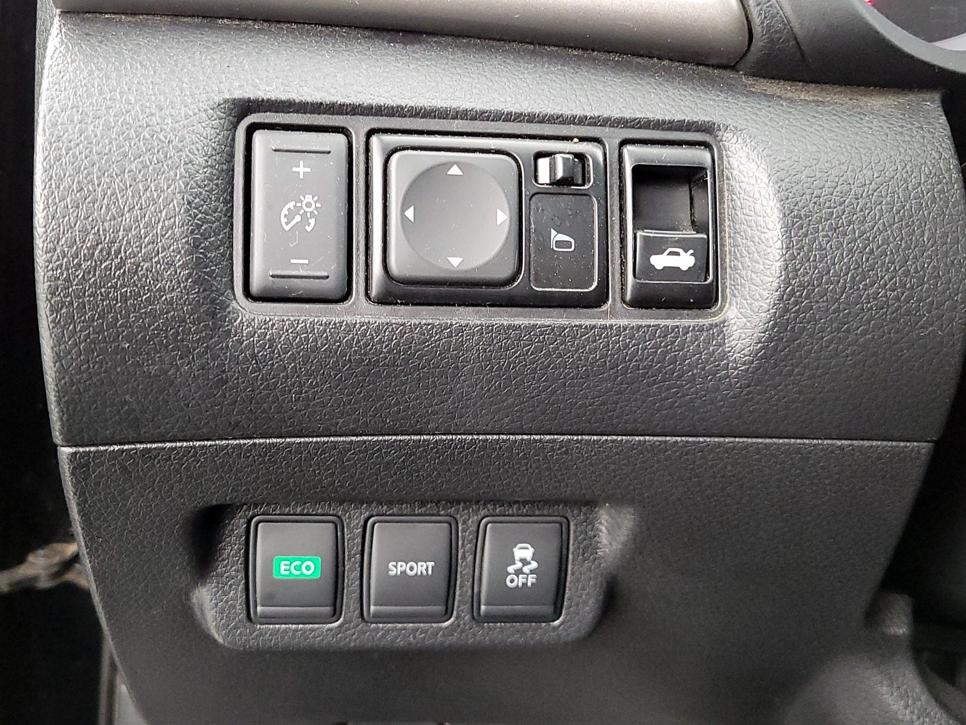 Thumbnail: 2014 Nissan Sentra - 13