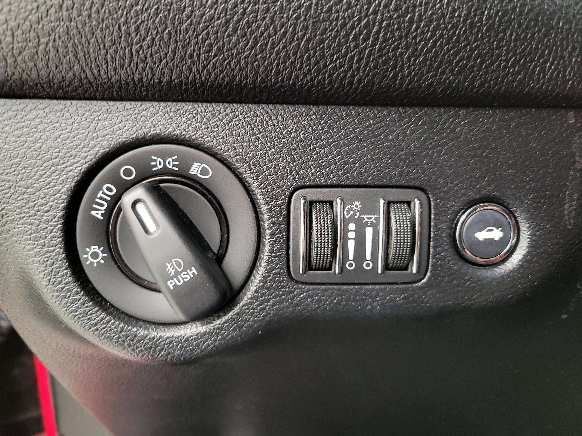 Thumbnail: 2017 Dodge Challenger - 13