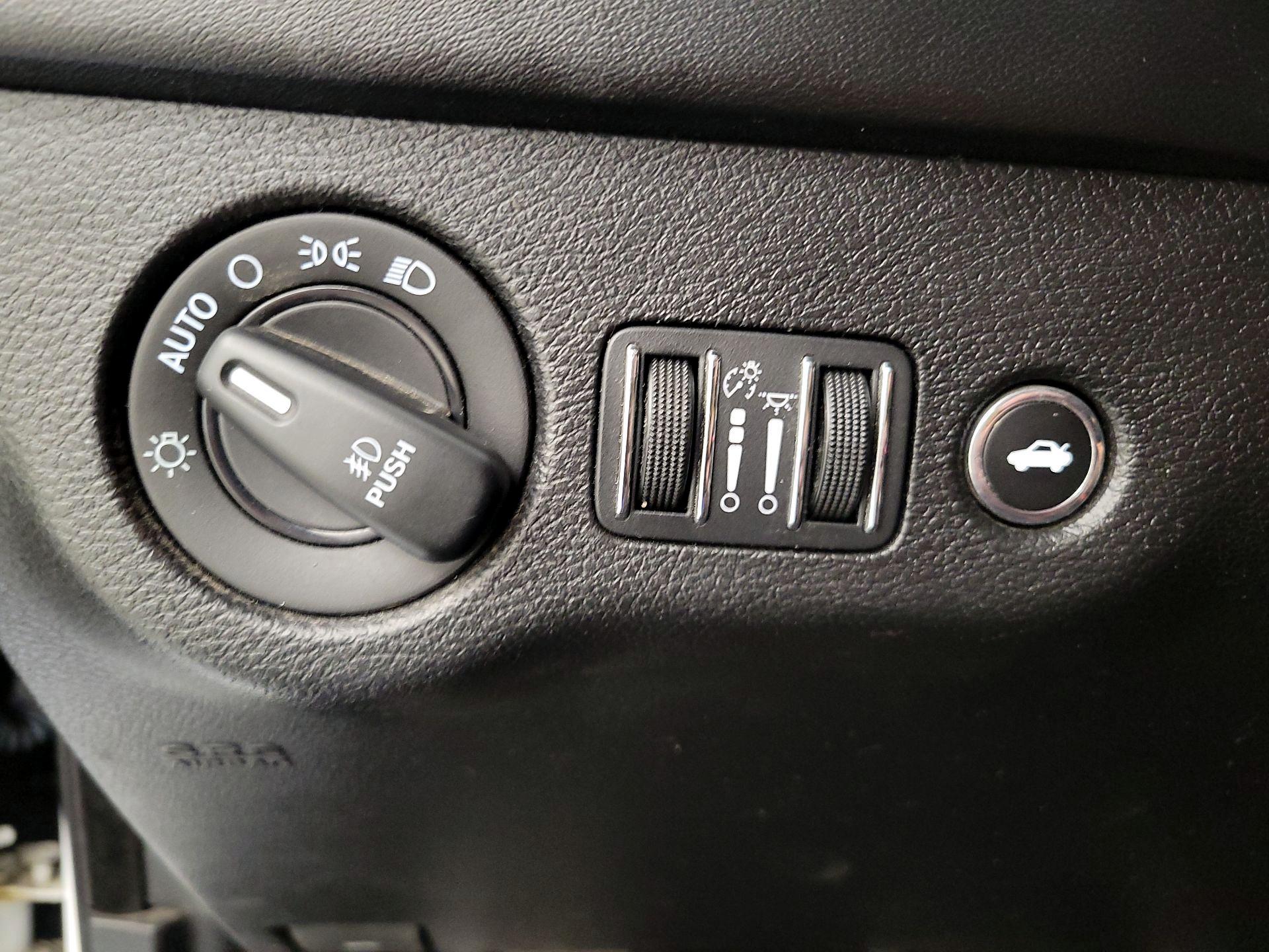 Thumbnail: 2019 Dodge Charger - 13