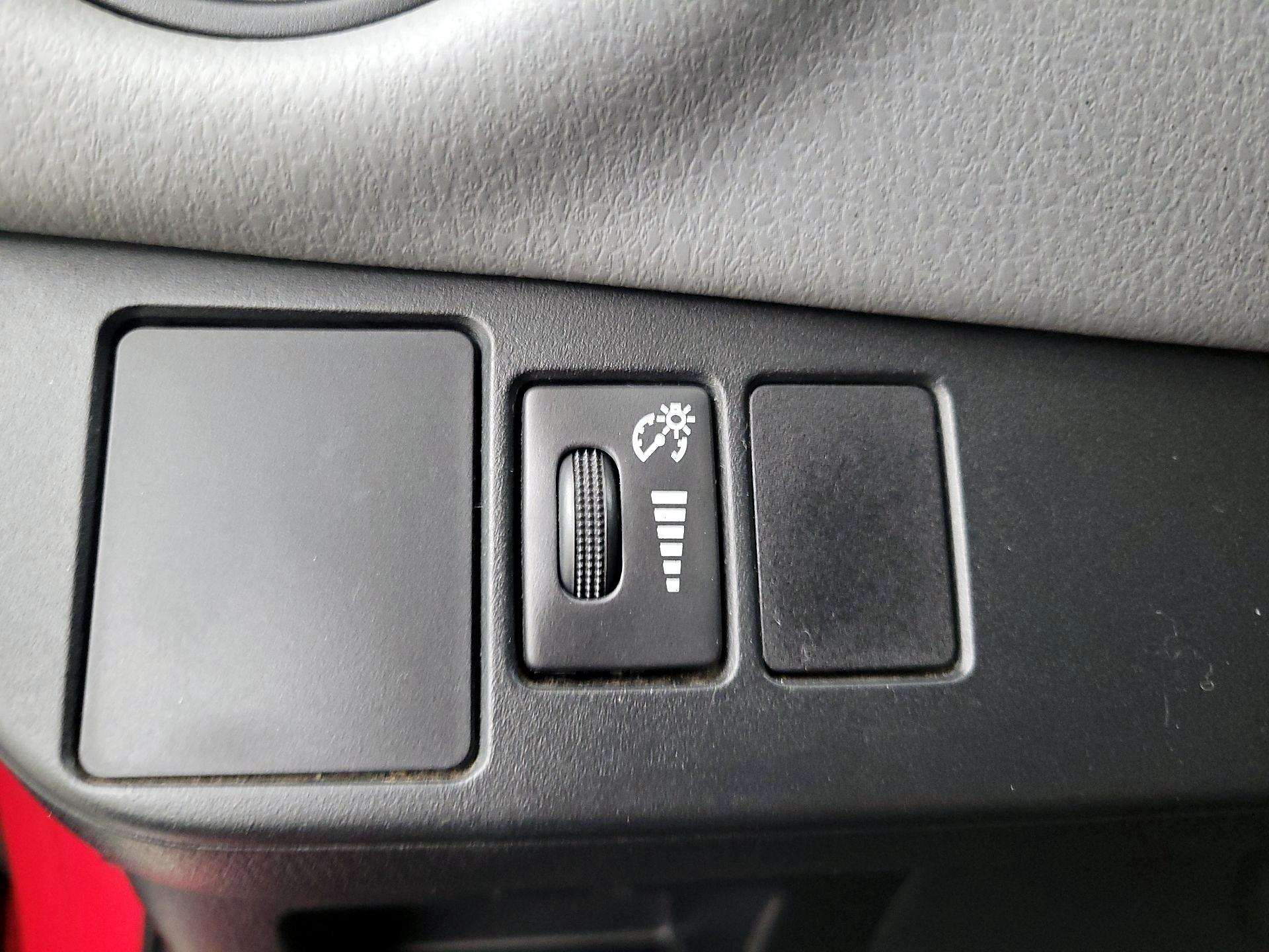 Thumbnail: 2015 Toyota Yaris - 13