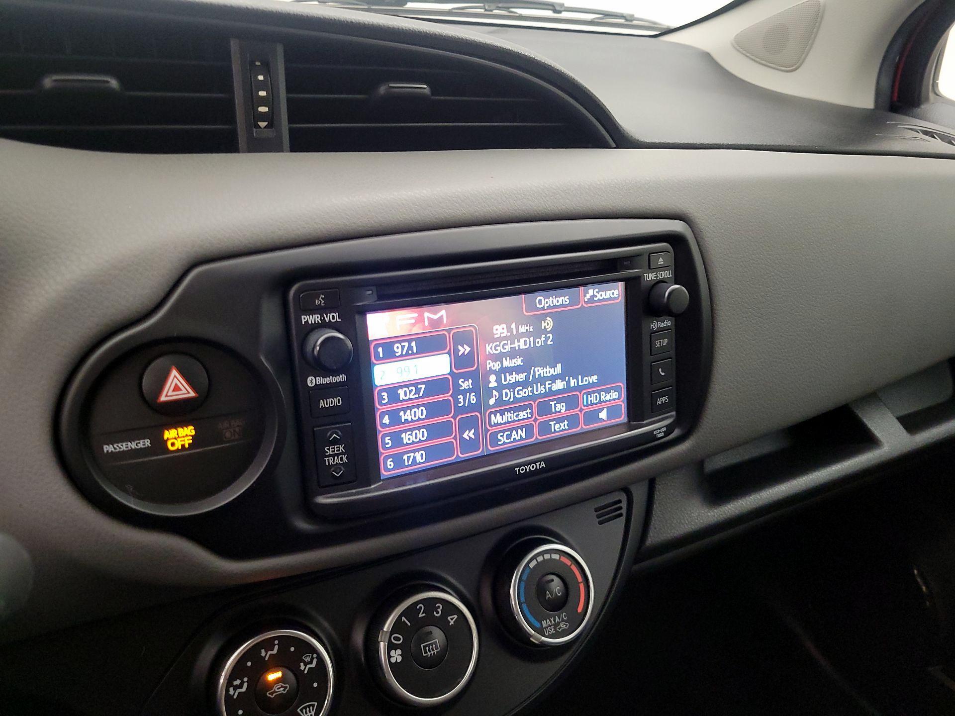 Thumbnail: 2015 Toyota Yaris - 14