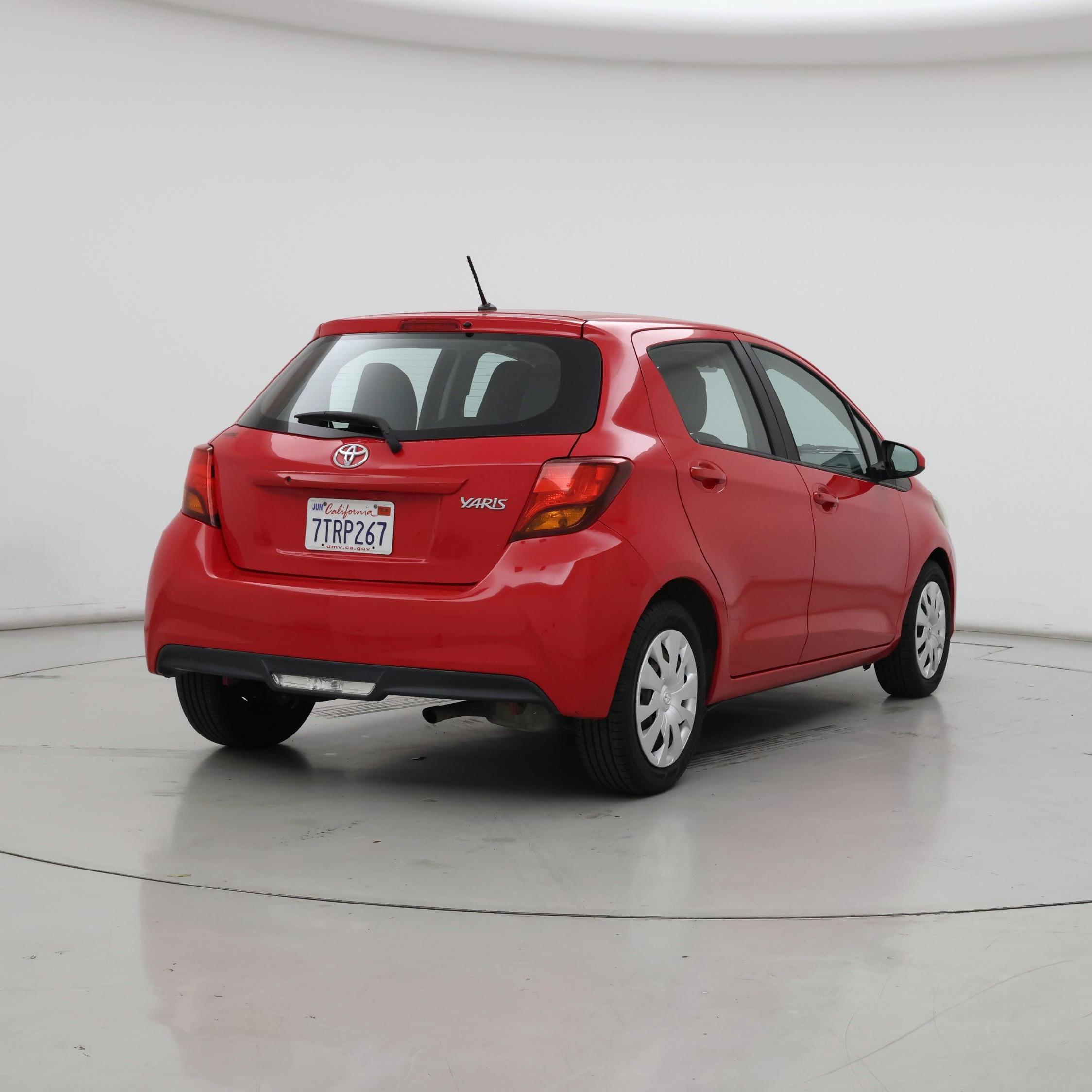 Thumbnail: 2015 Toyota Yaris - 8