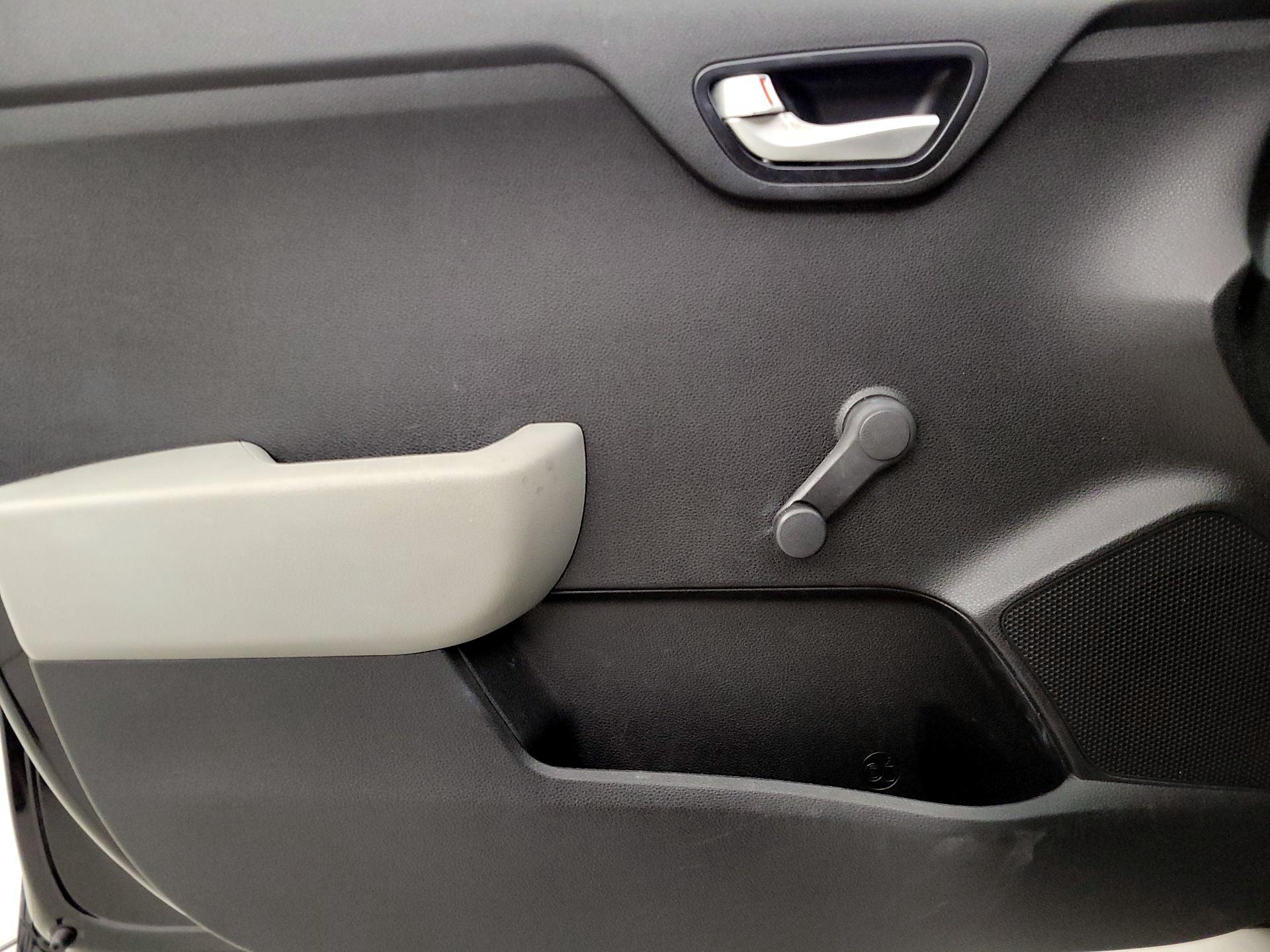 Thumbnail: 2018 Kia Rio5 - 12