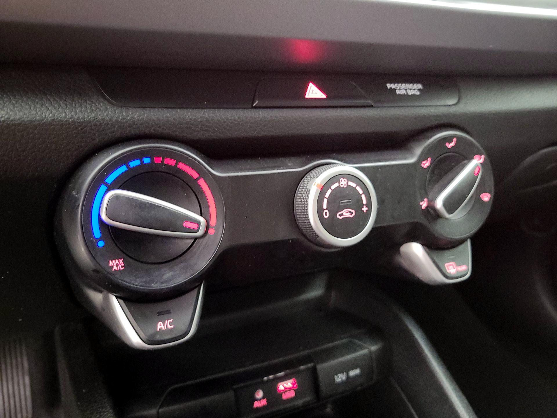 Thumbnail: 2018 Kia Rio5 - 15