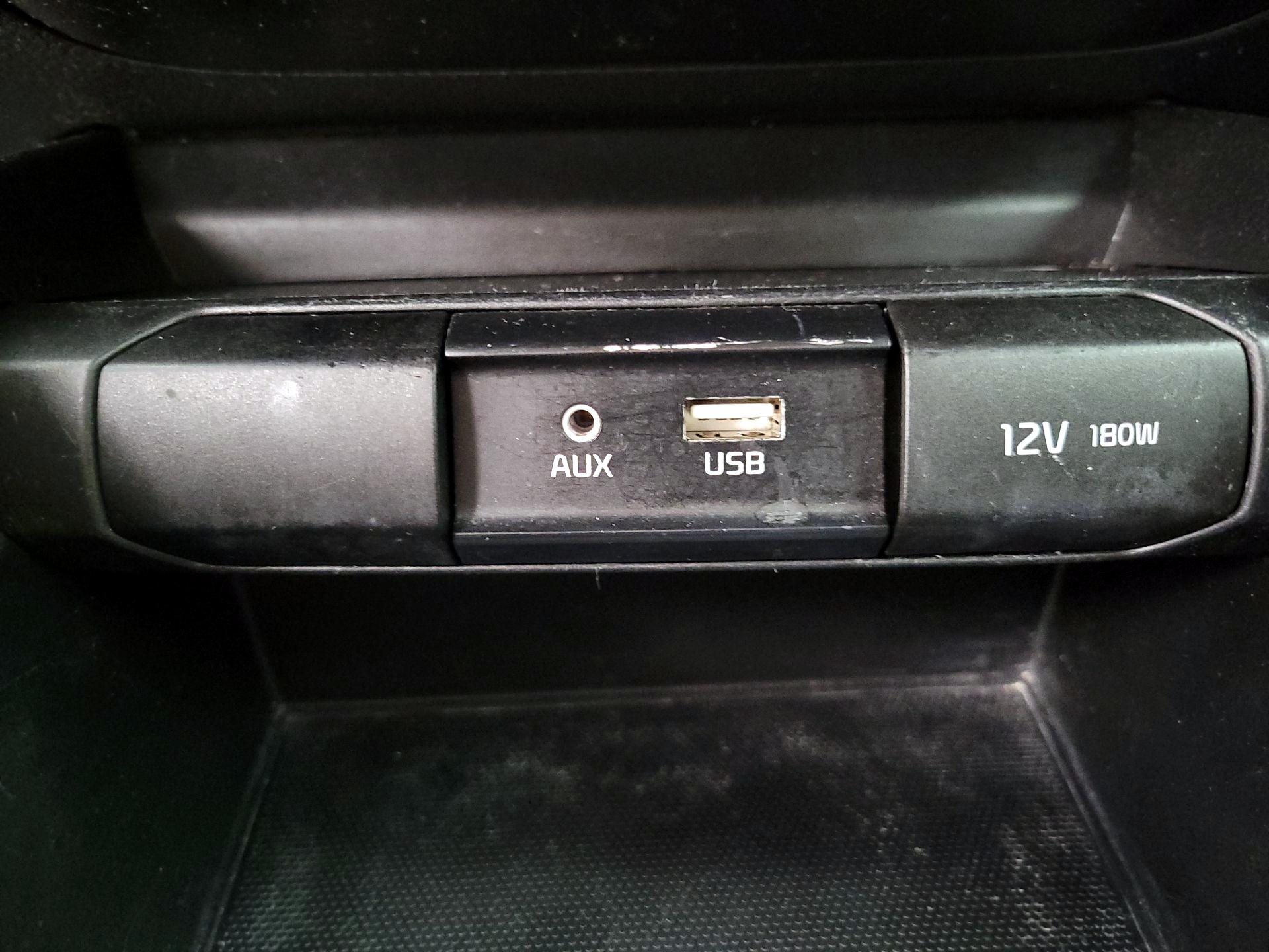 Thumbnail: 2018 Kia Rio5 - 17