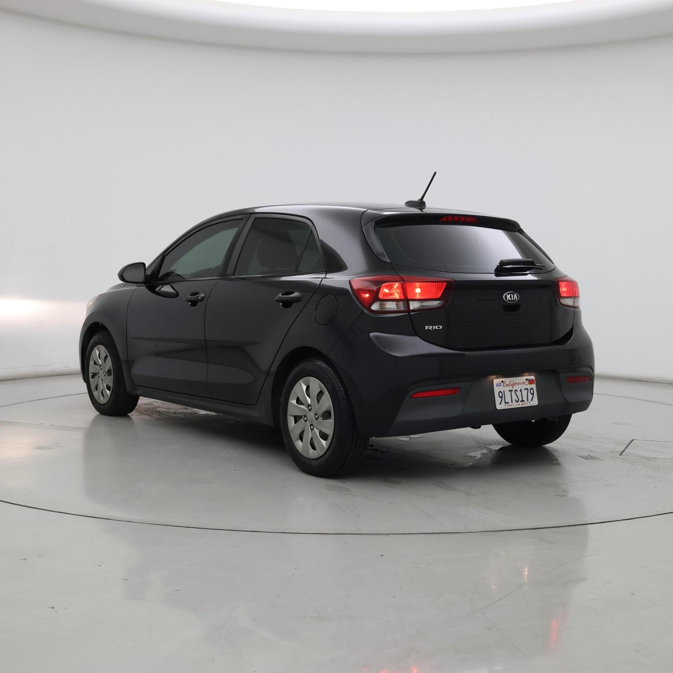 Thumbnail: 2018 Kia Rio5 - 2