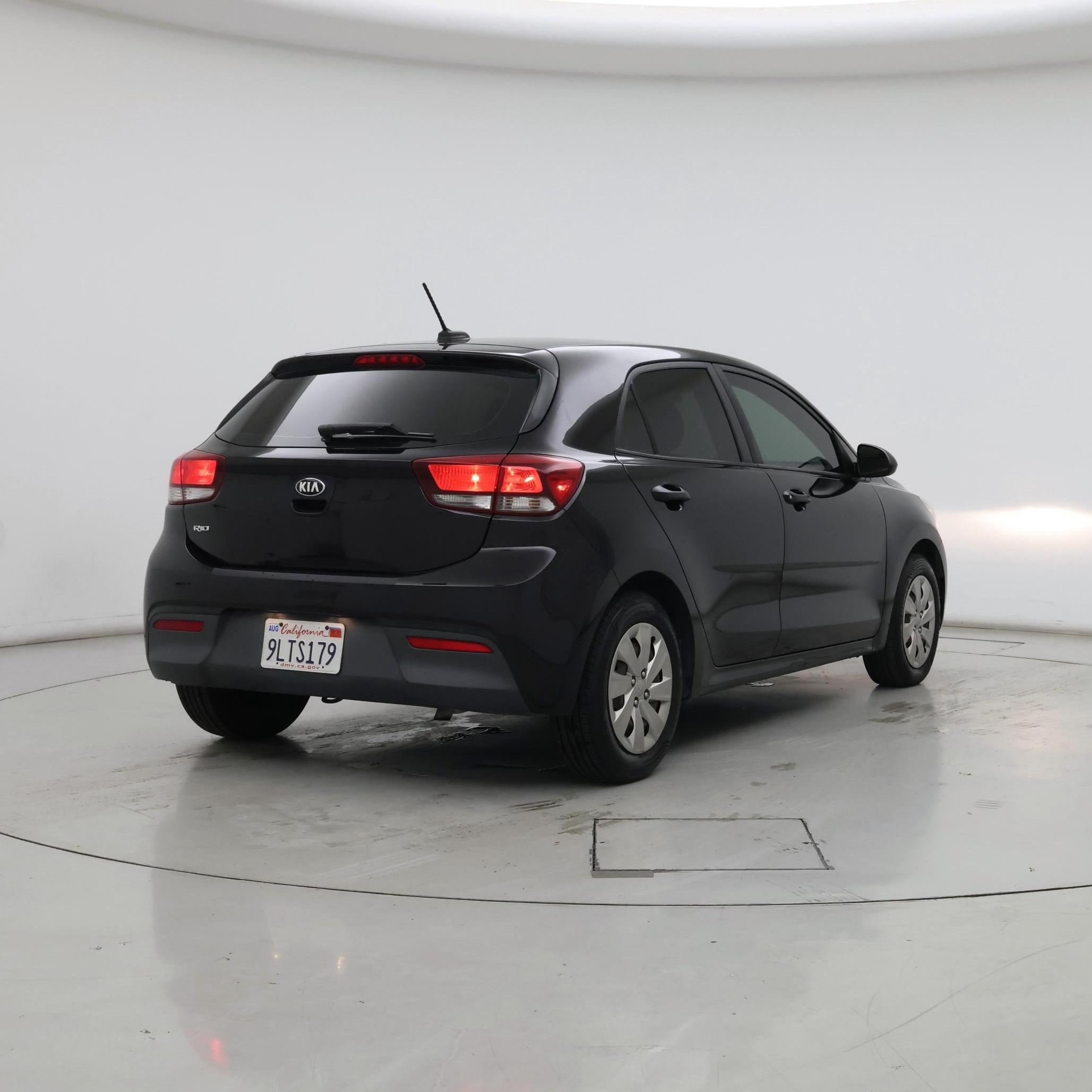 Thumbnail: 2018 Kia Rio5 - 8