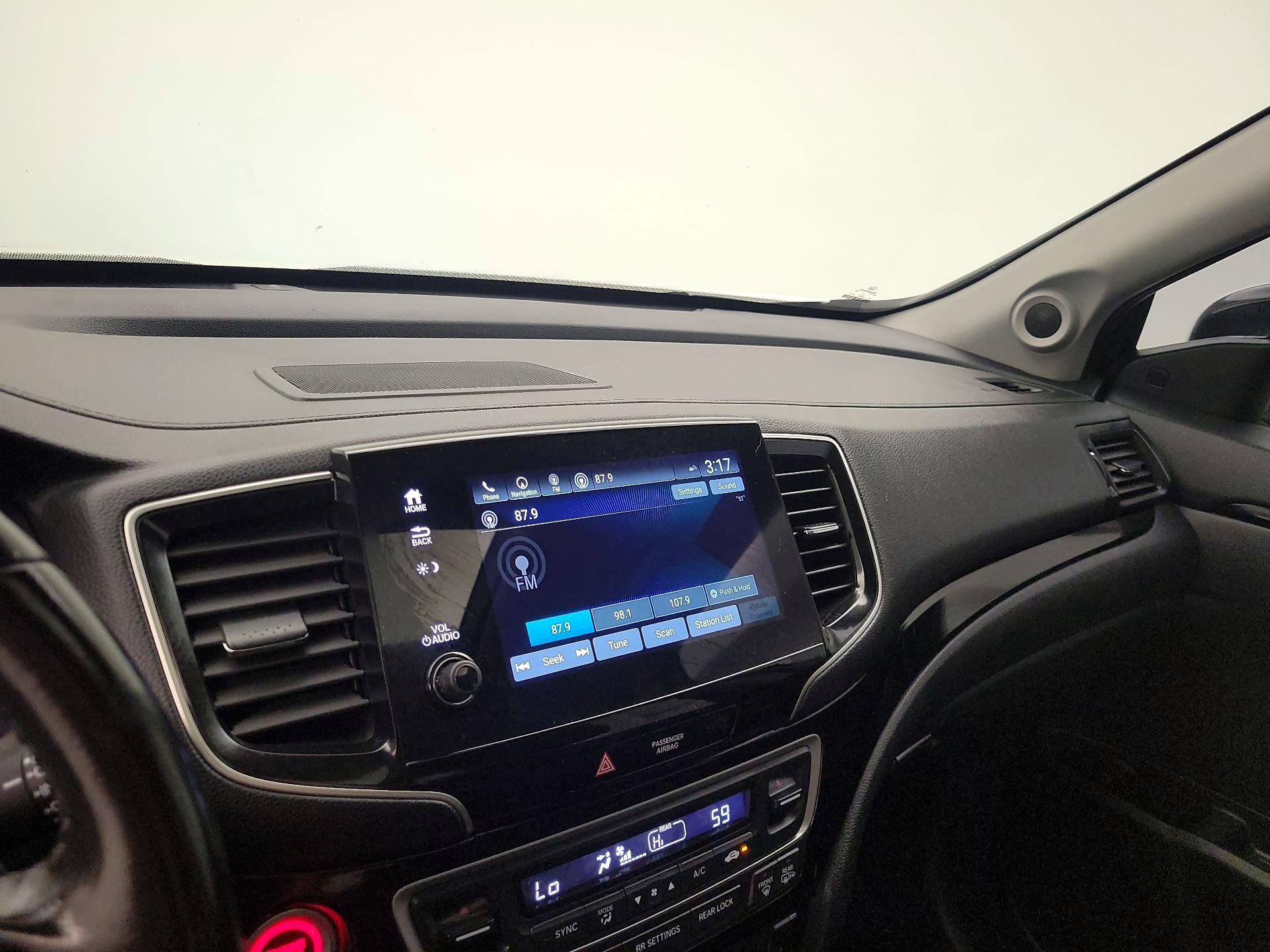 Thumbnail: 2019 Honda Pilot - 16