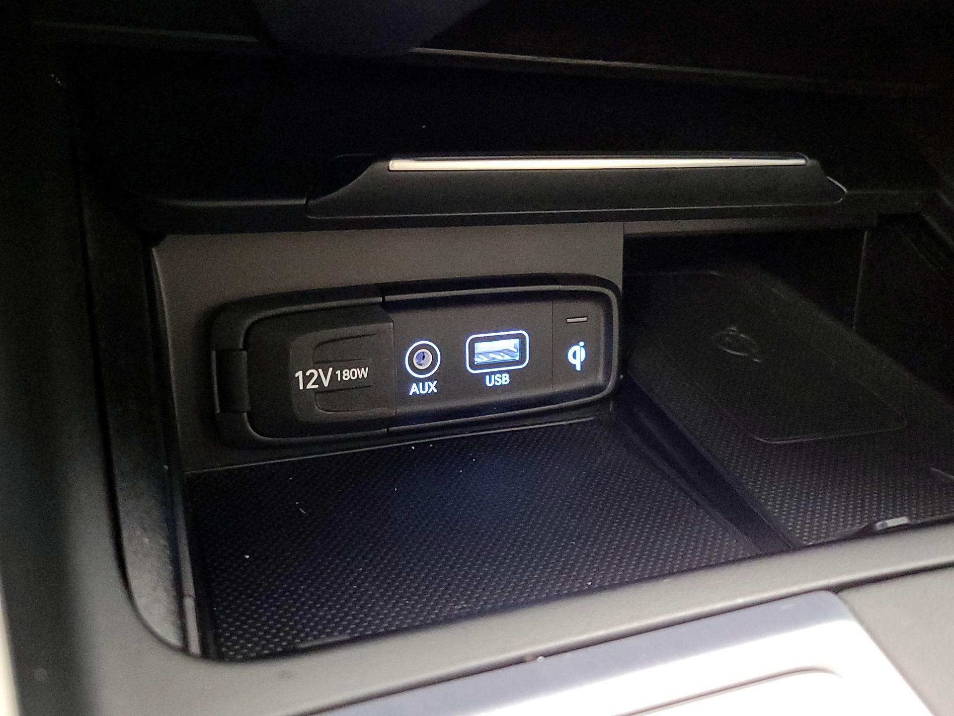 Thumbnail: 2021 Genesis G70 - 19