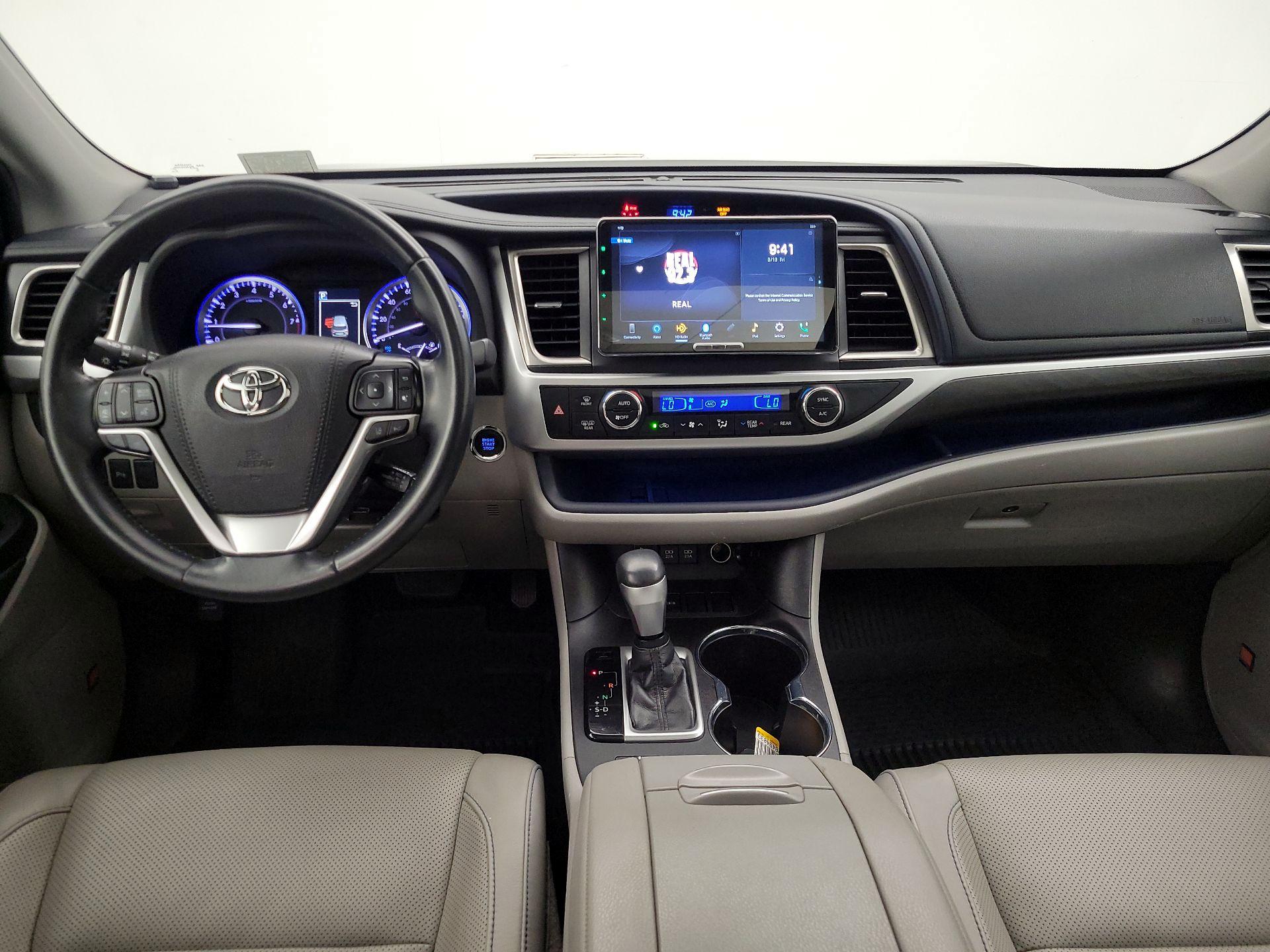 Thumbnail: 2019 Toyota Highlander - 9