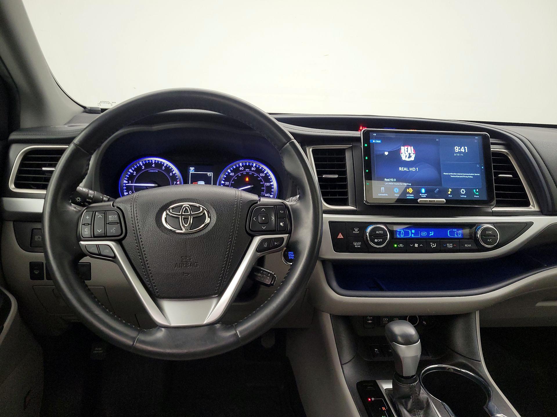Thumbnail: 2019 Toyota Highlander - 10