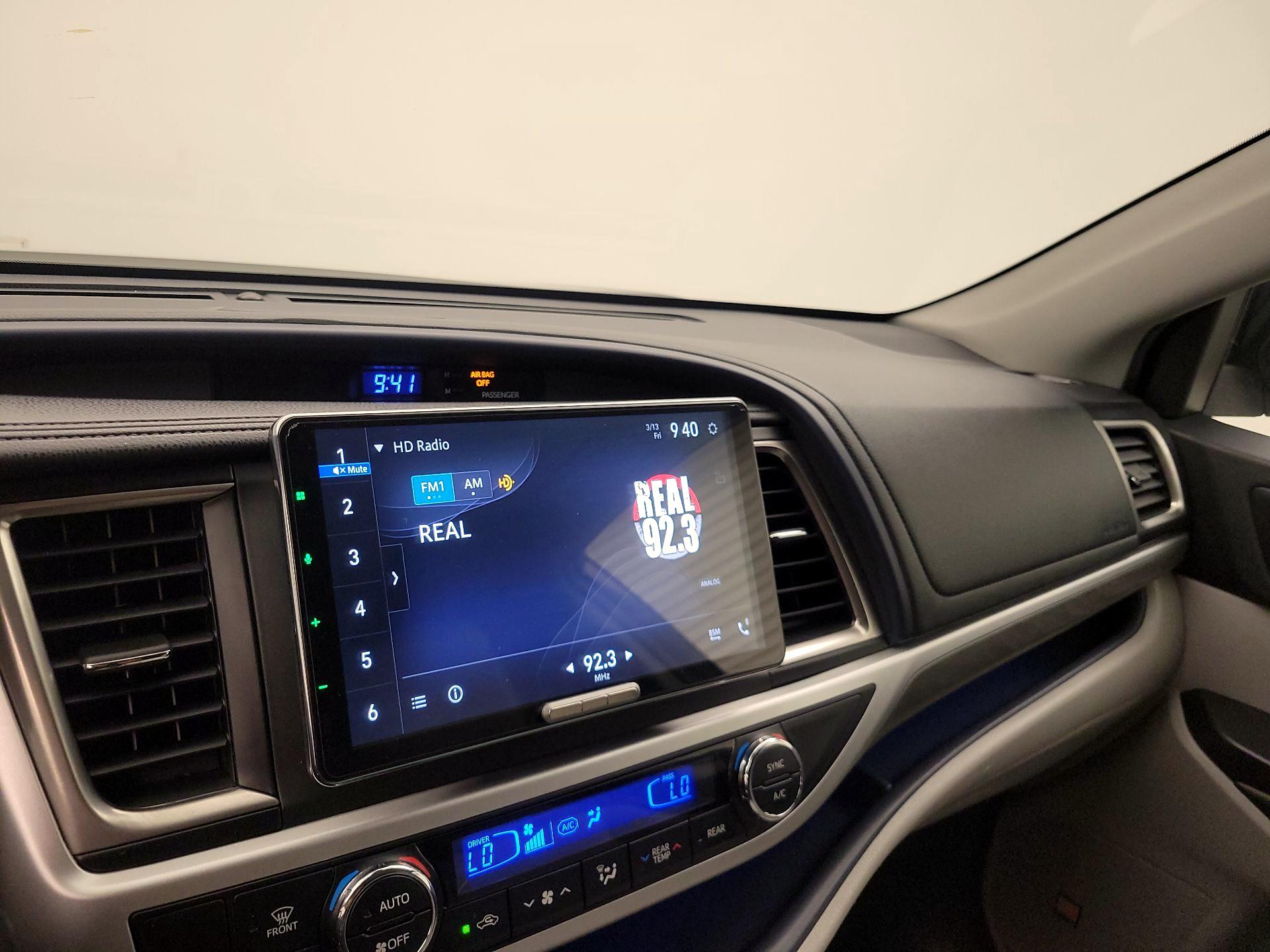 Thumbnail: 2019 Toyota Highlander - 15