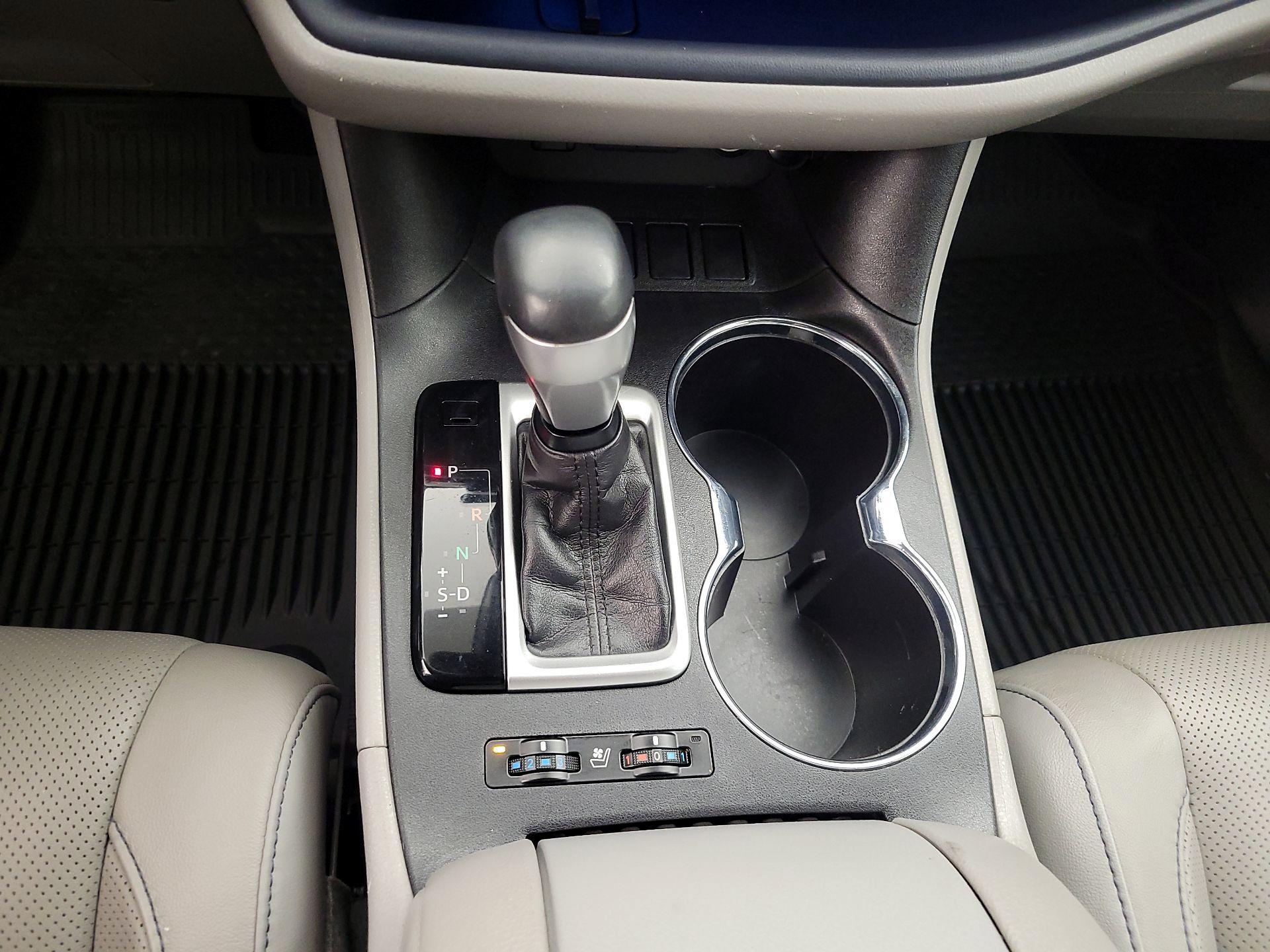 Thumbnail: 2019 Toyota Highlander - 17
