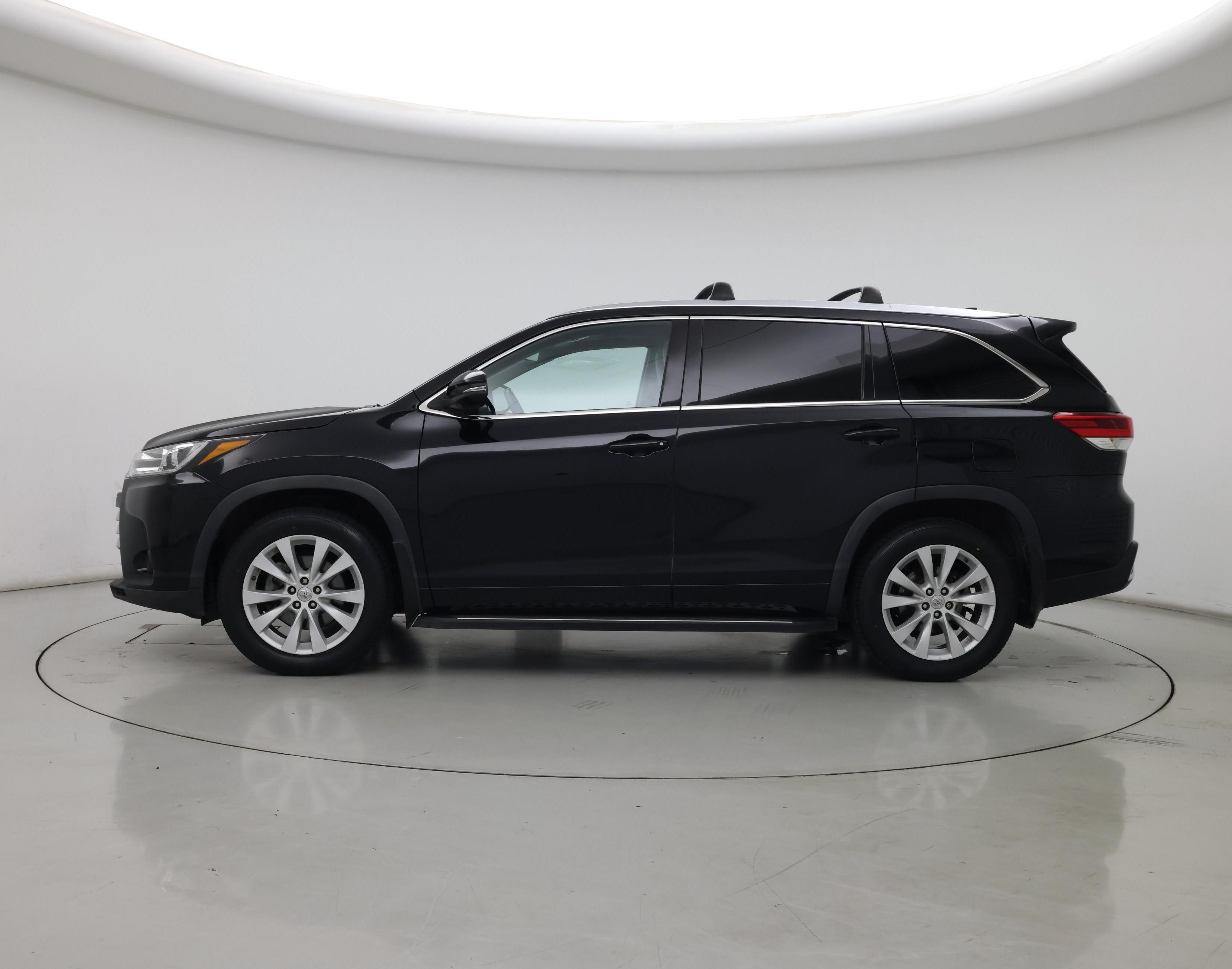 Thumbnail: 2019 Toyota Highlander - 3