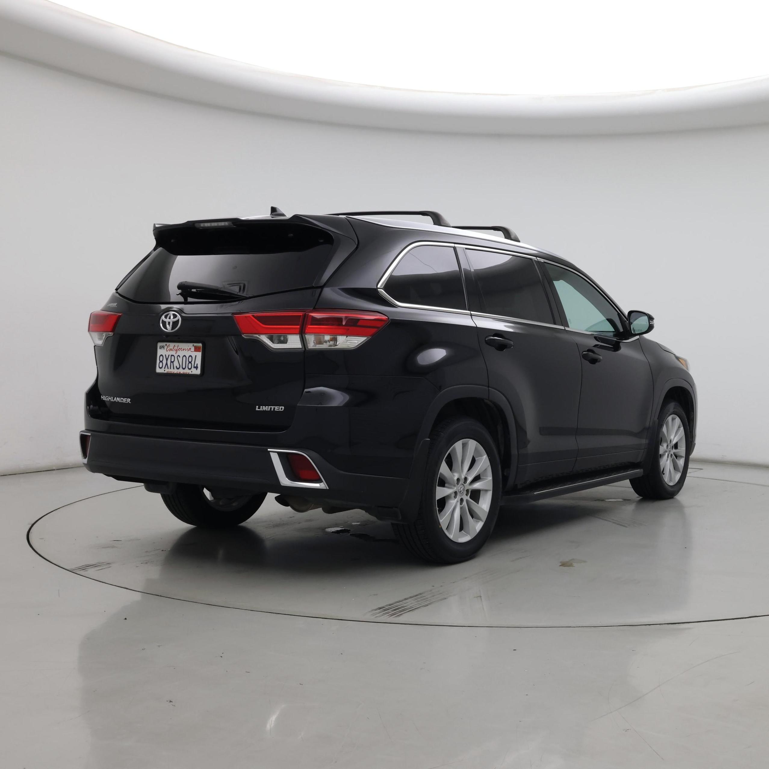 Thumbnail: 2019 Toyota Highlander - 8