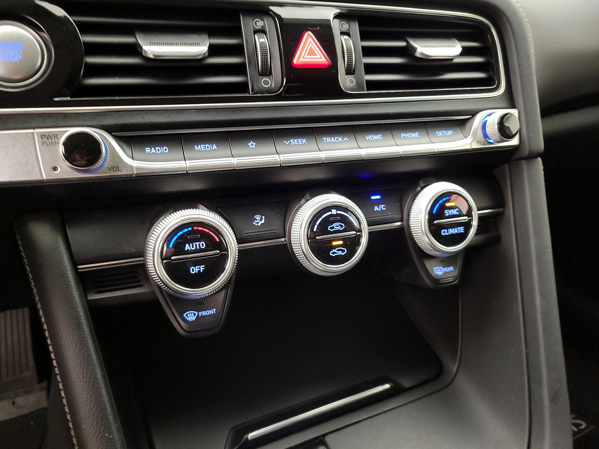 Thumbnail: 2021 Genesis G70 - 16