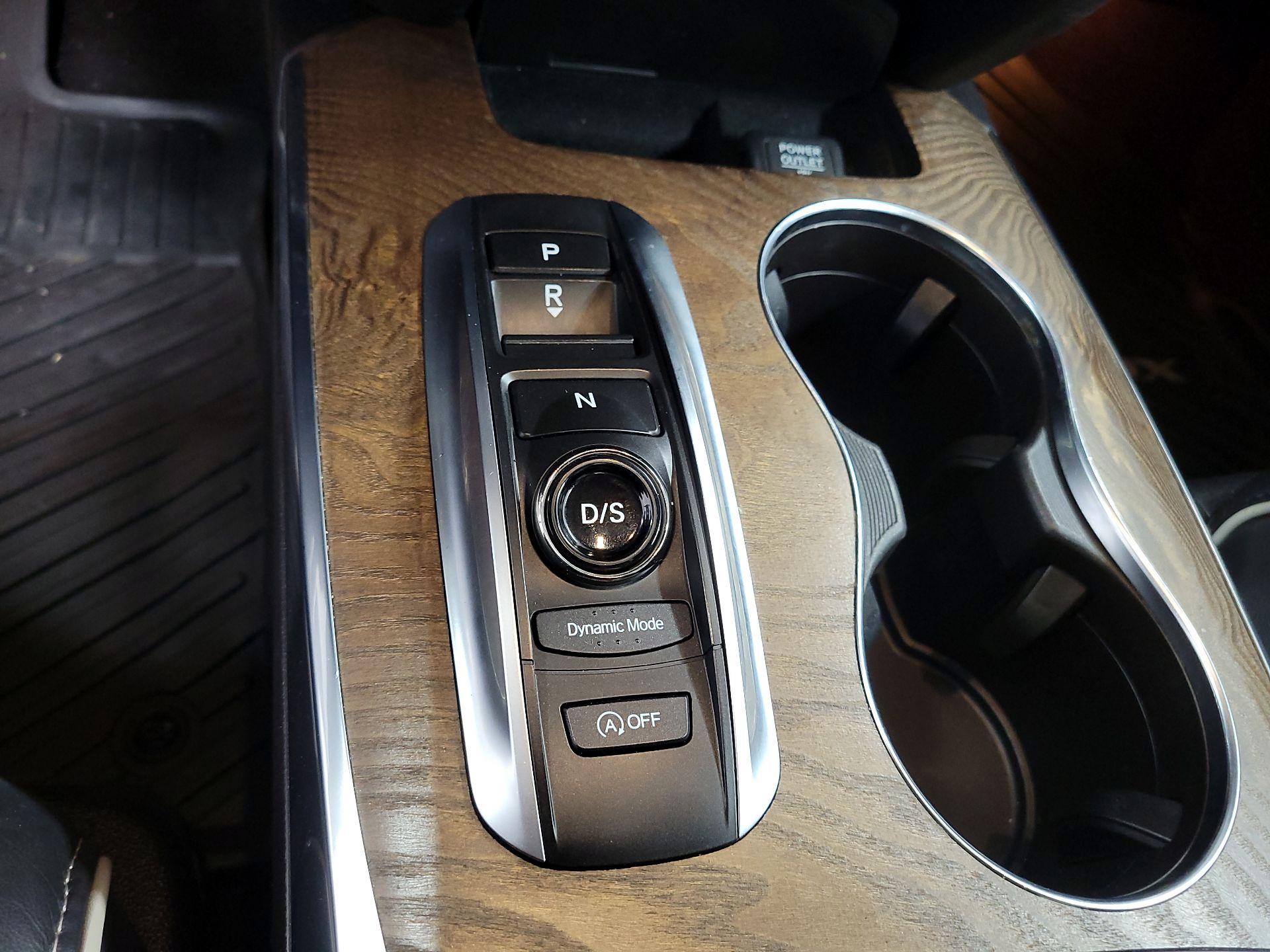 Thumbnail: 2020 Acura MDX - 18