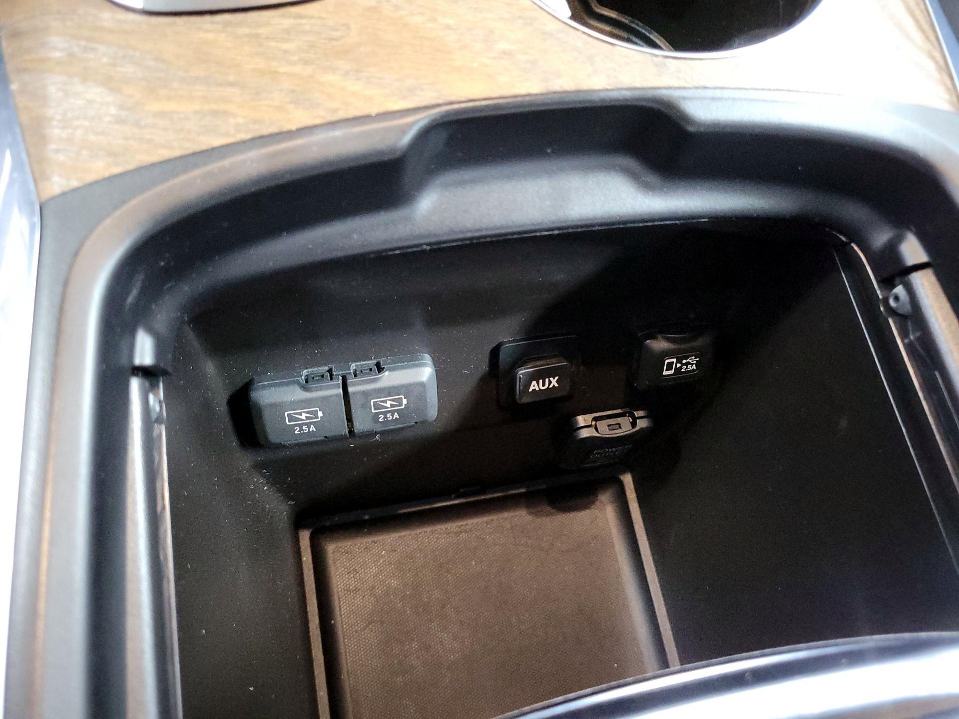 Thumbnail: 2020 Acura MDX - 19