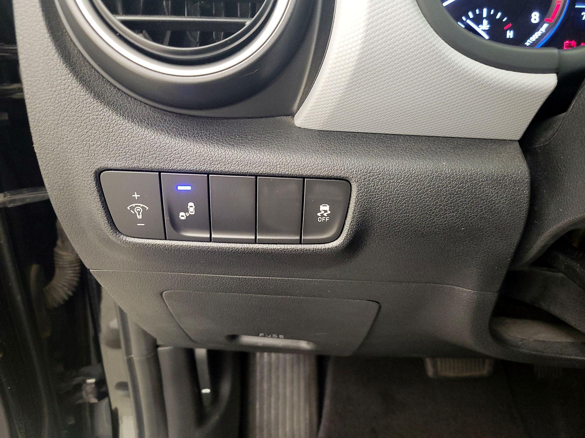 Thumbnail: 2018 Hyundai Kona - 13