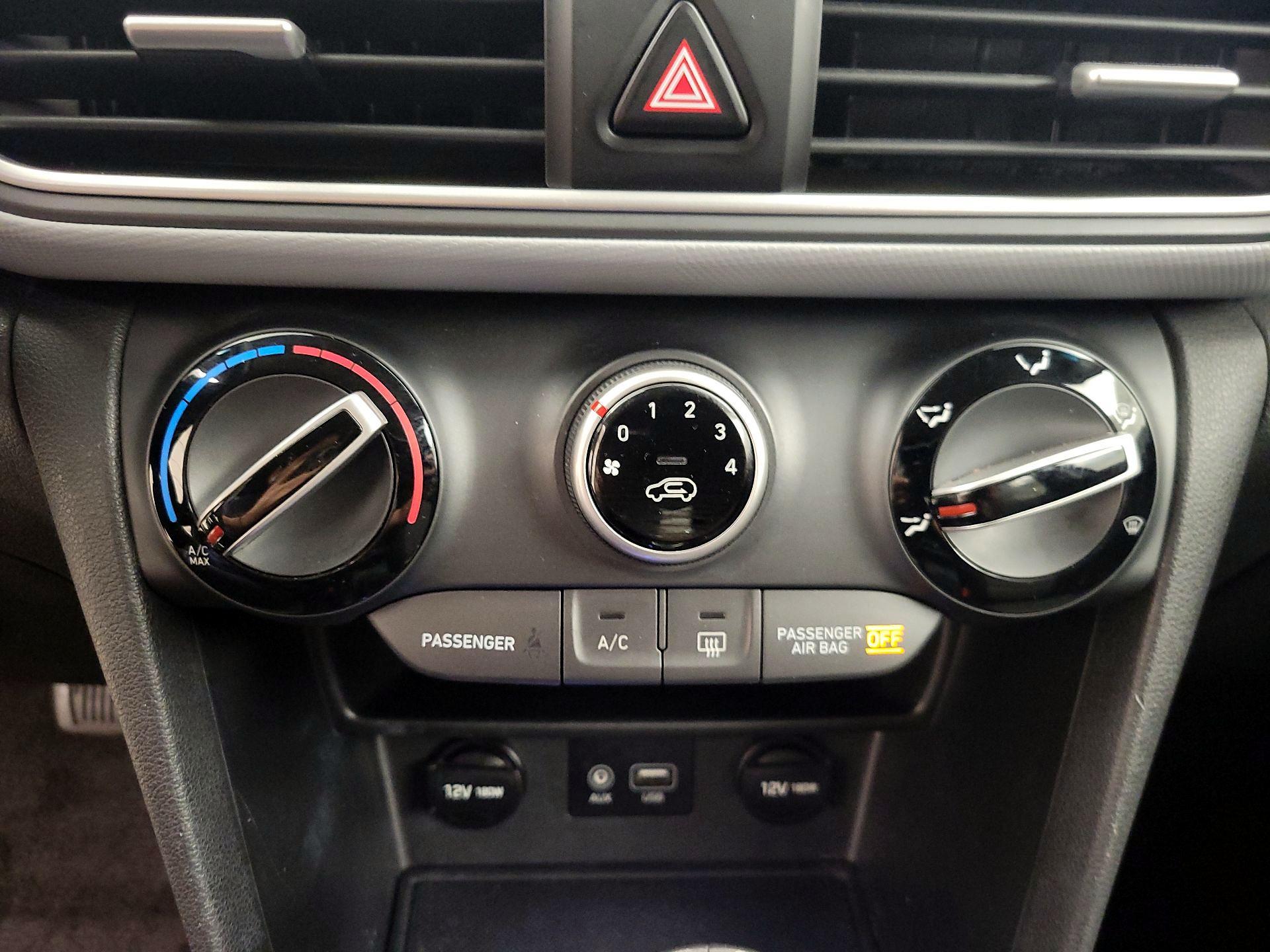 Thumbnail: 2018 Hyundai Kona - 16