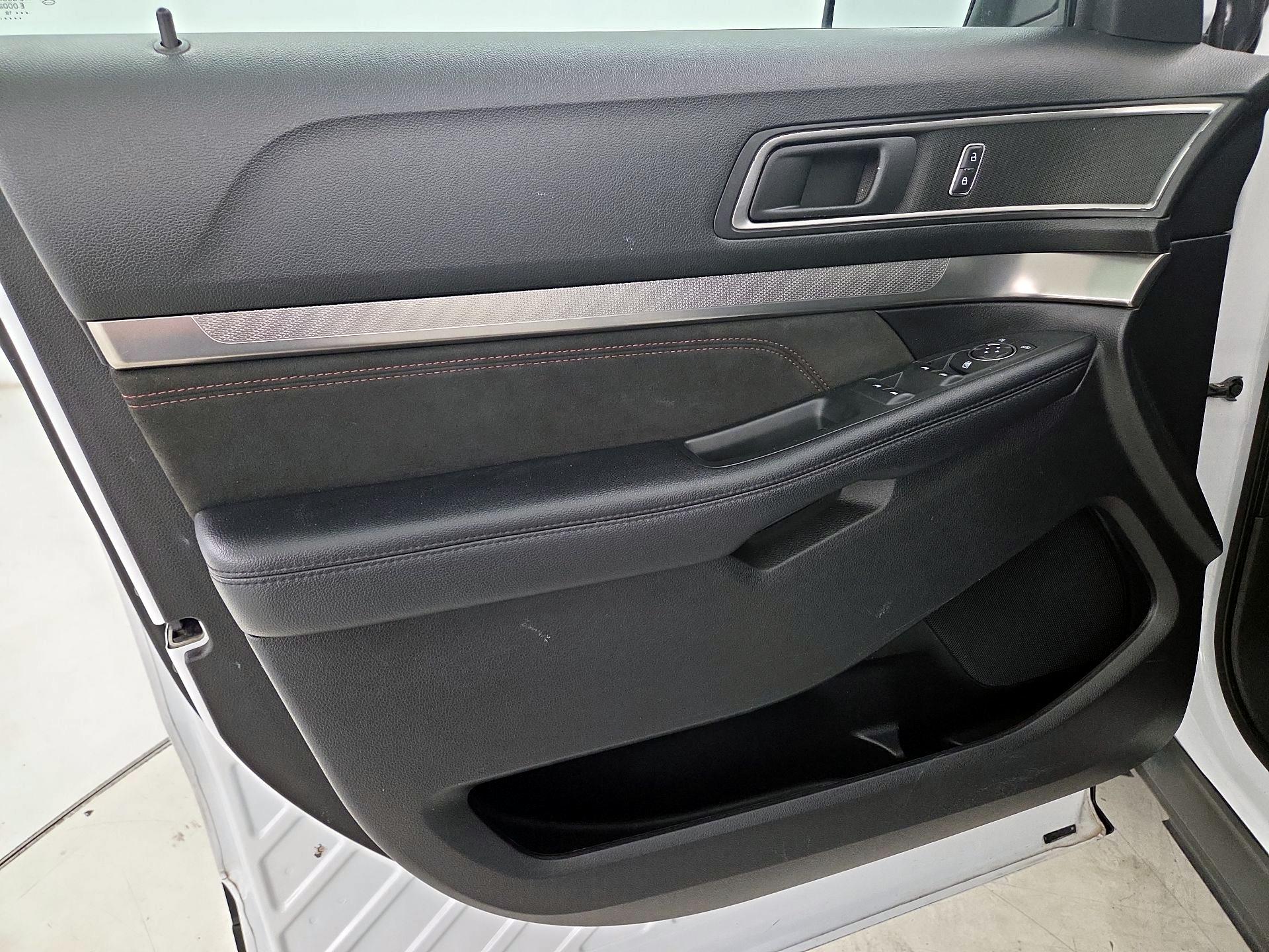 Thumbnail: 2018 Ford Explorer - 12