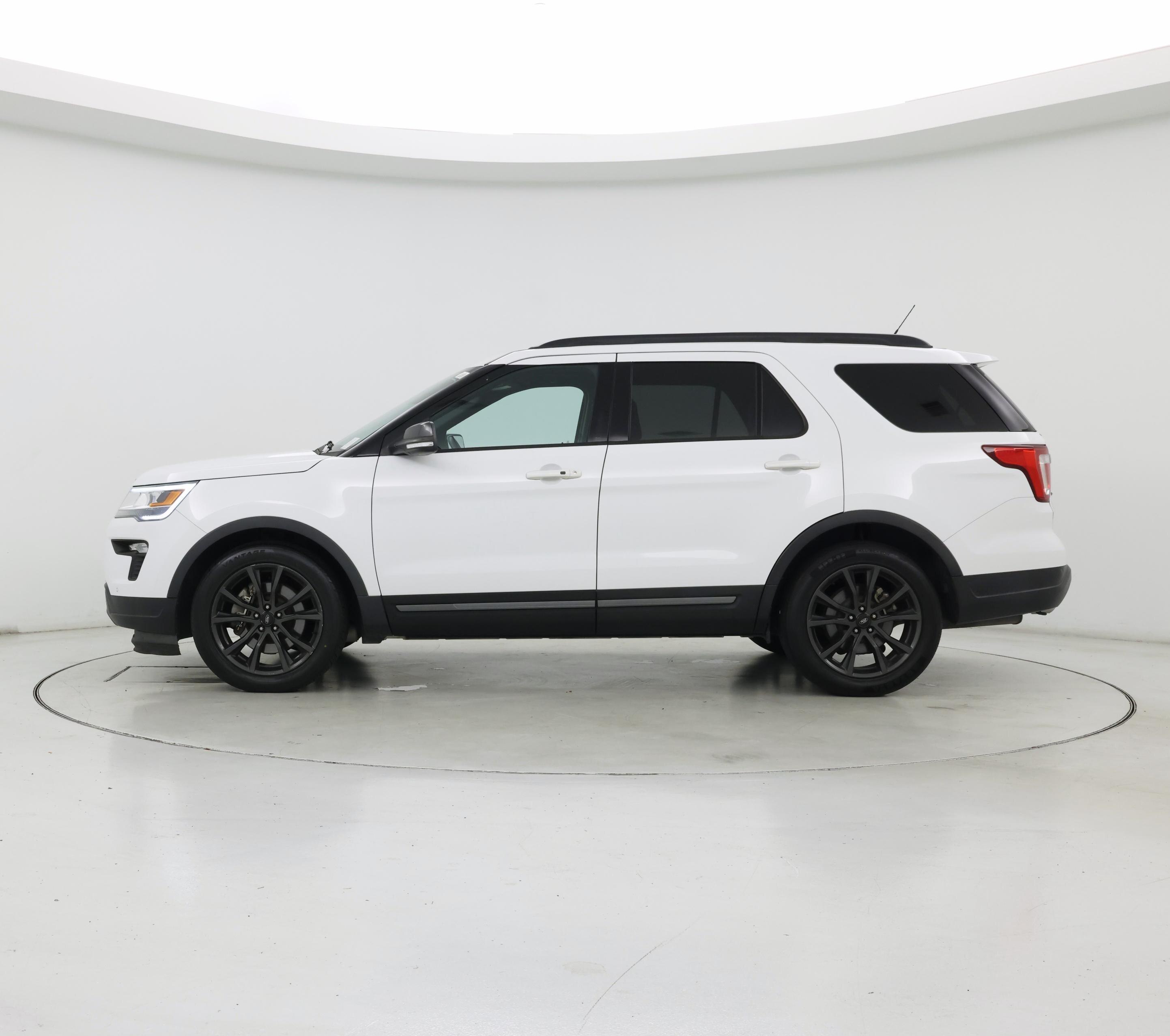 Thumbnail: 2018 Ford Explorer - 3