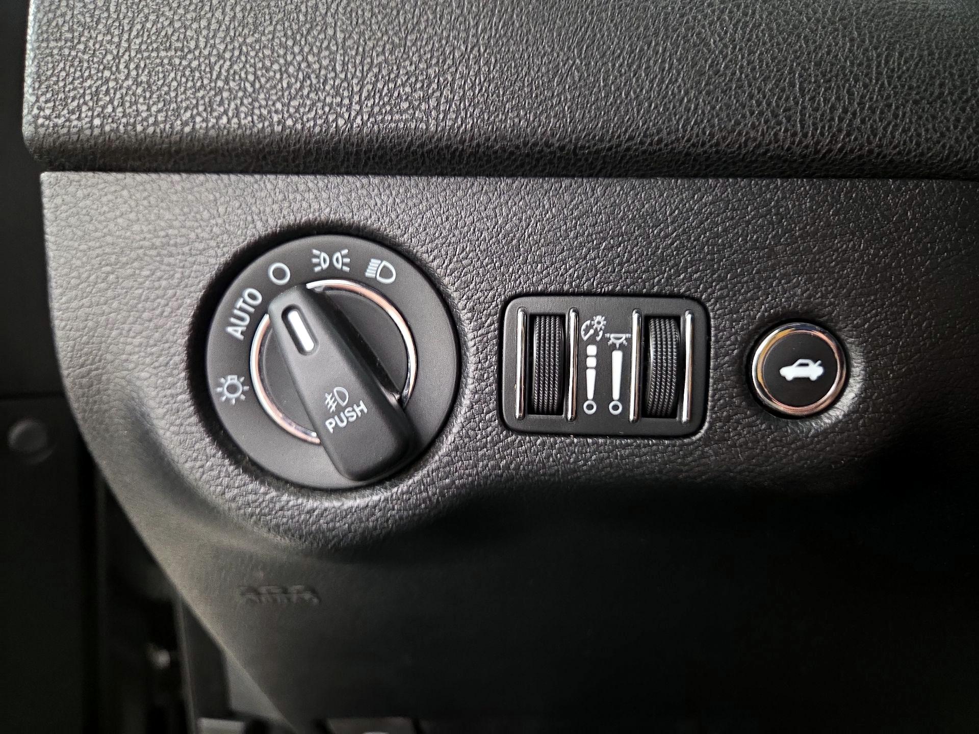 Thumbnail: 2021 Chrysler 300 - 13