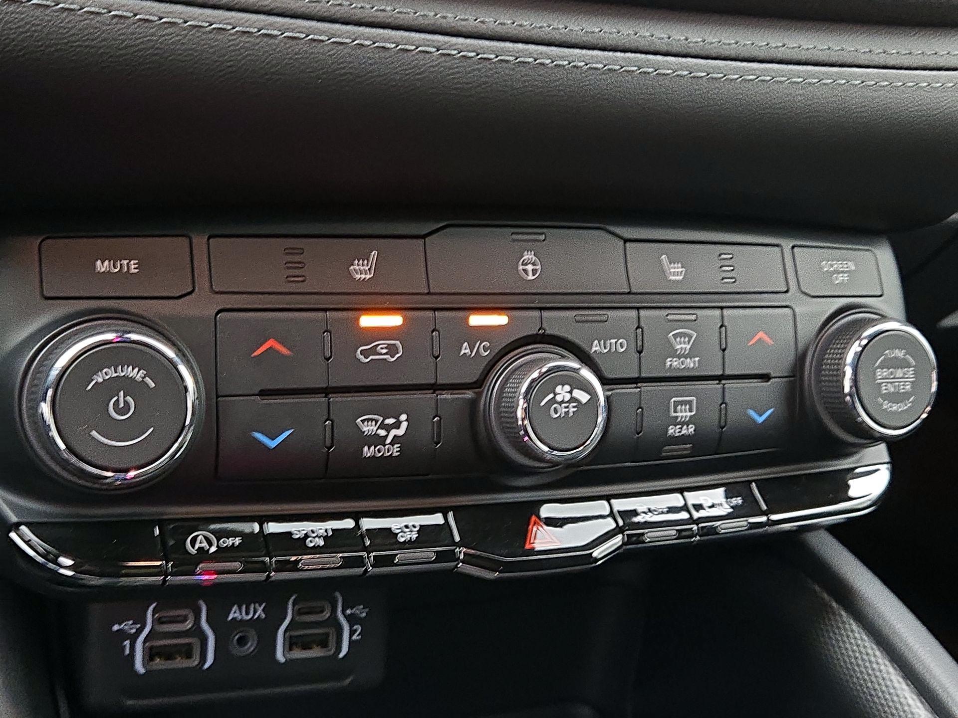 Thumbnail: 2022 Dodge Durango - 16