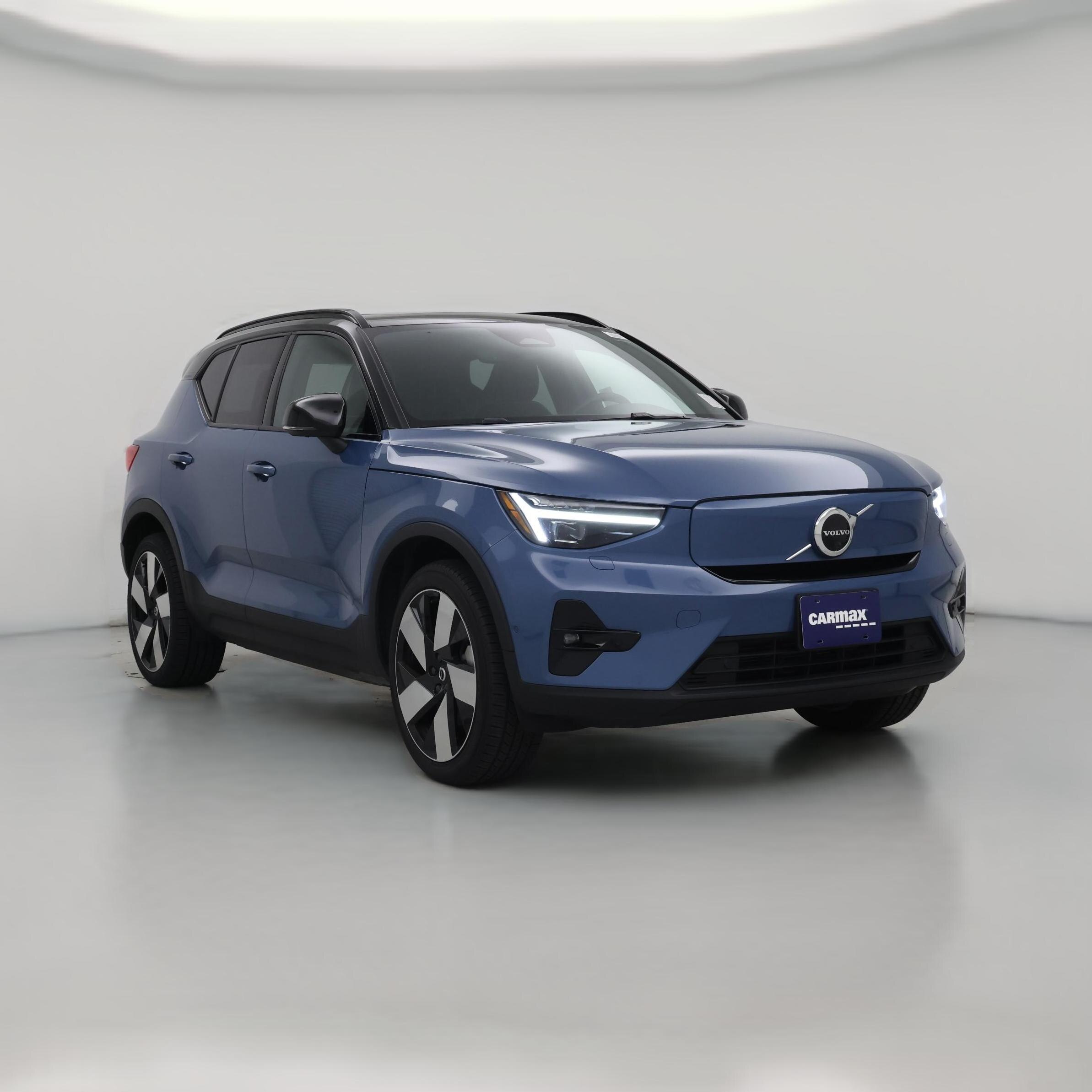 Thumbnail: 2023 Volvo XC40 - 1