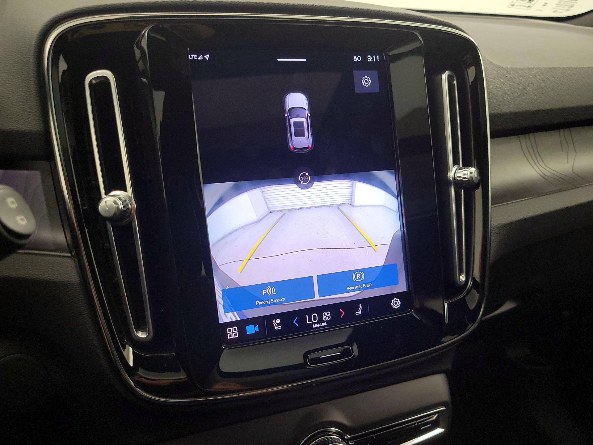 Thumbnail: 2023 Volvo XC40 - 15