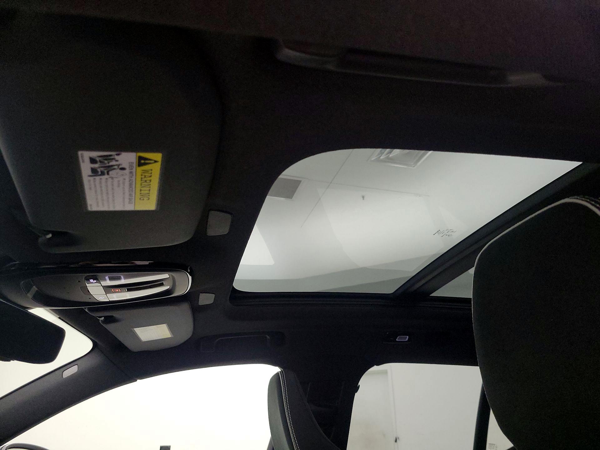 Thumbnail: 2023 Volvo XC40 - 20