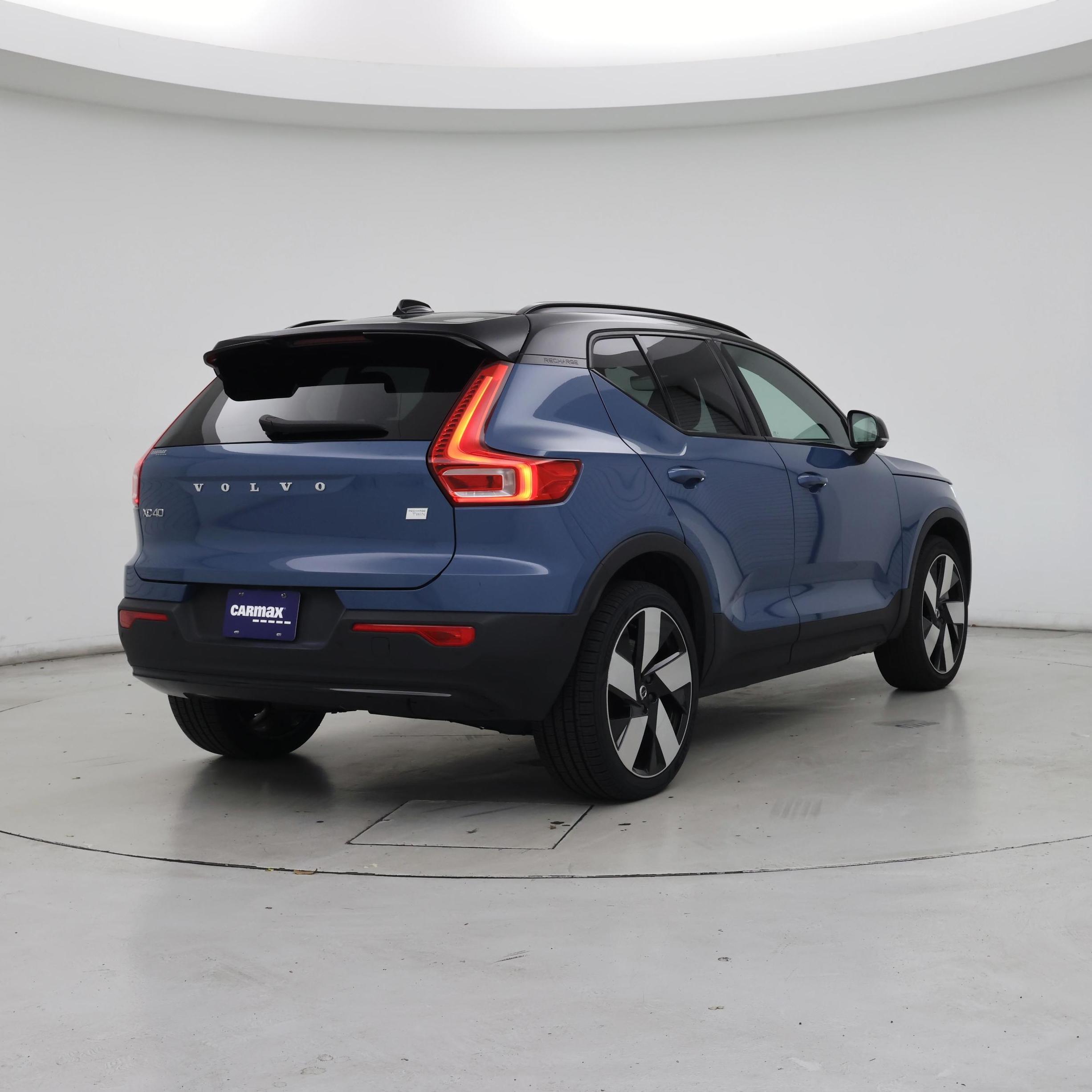 Thumbnail: 2023 Volvo XC40 - 8