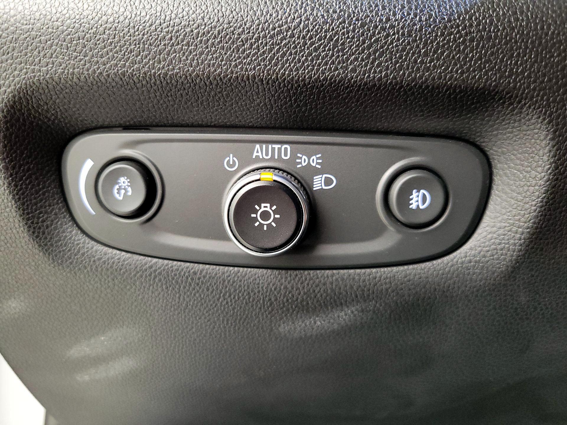 Thumbnail: 2021 Chevrolet Traverse - 13