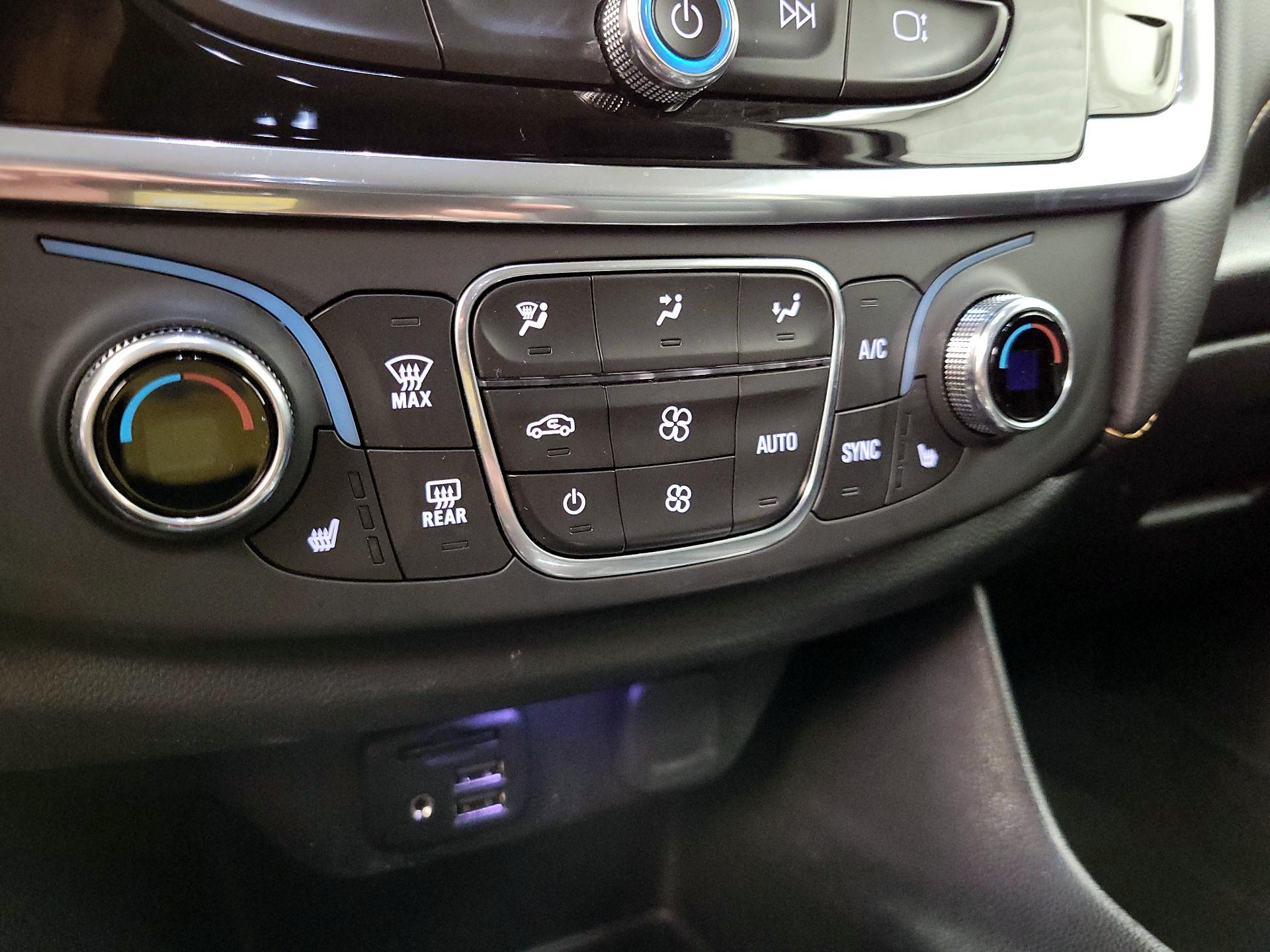 Thumbnail: 2021 Chevrolet Traverse - 16